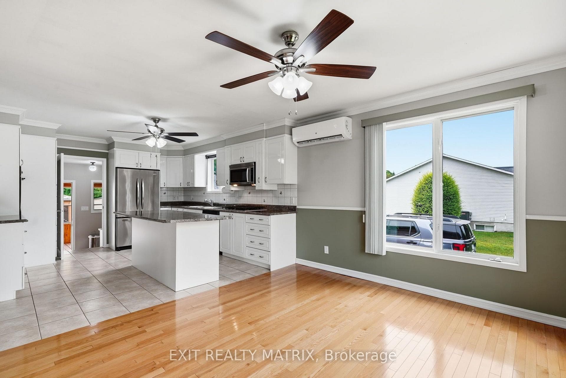 563 Lajeunesse Road photo 8