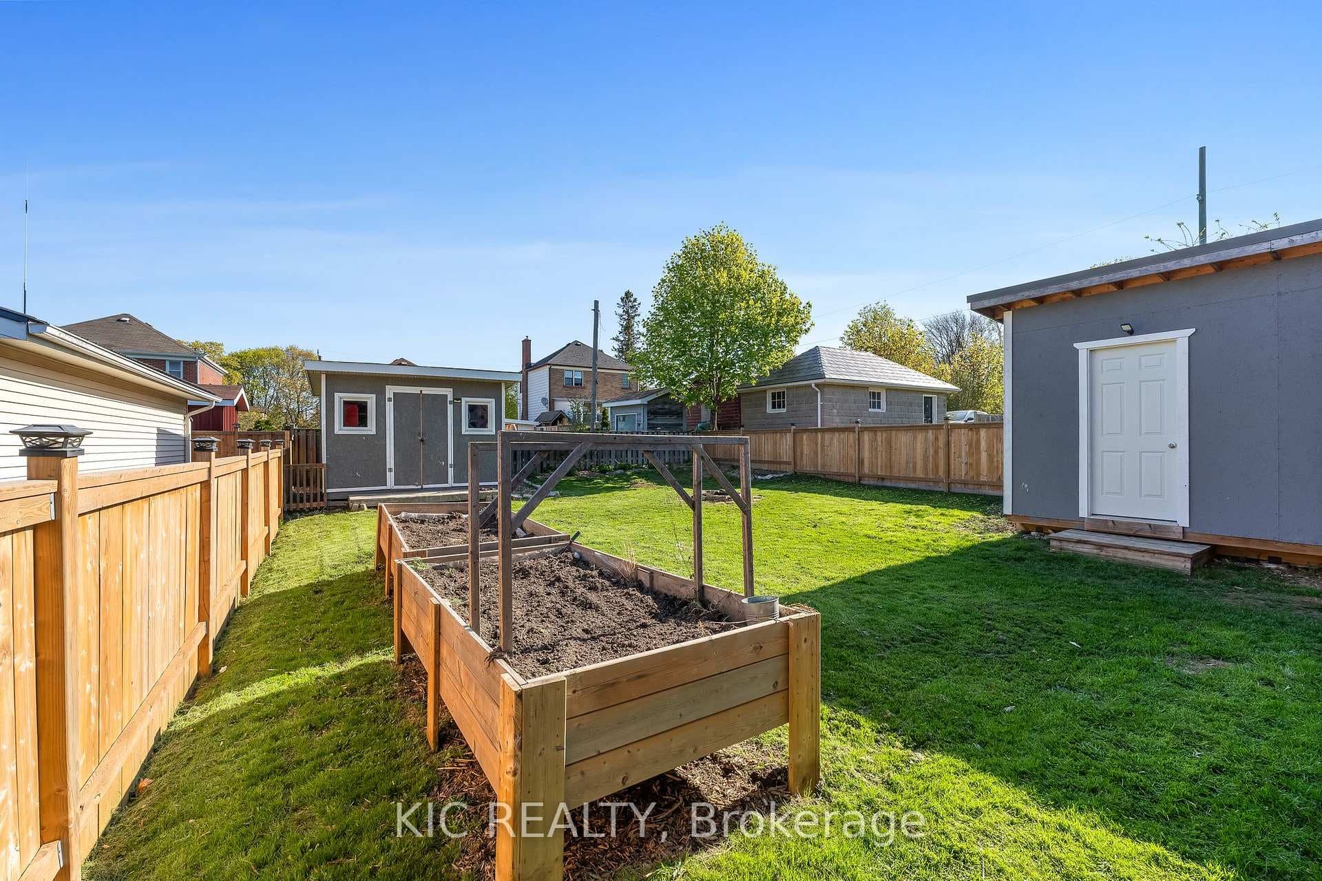 4 Brunswick Avenue photo 32