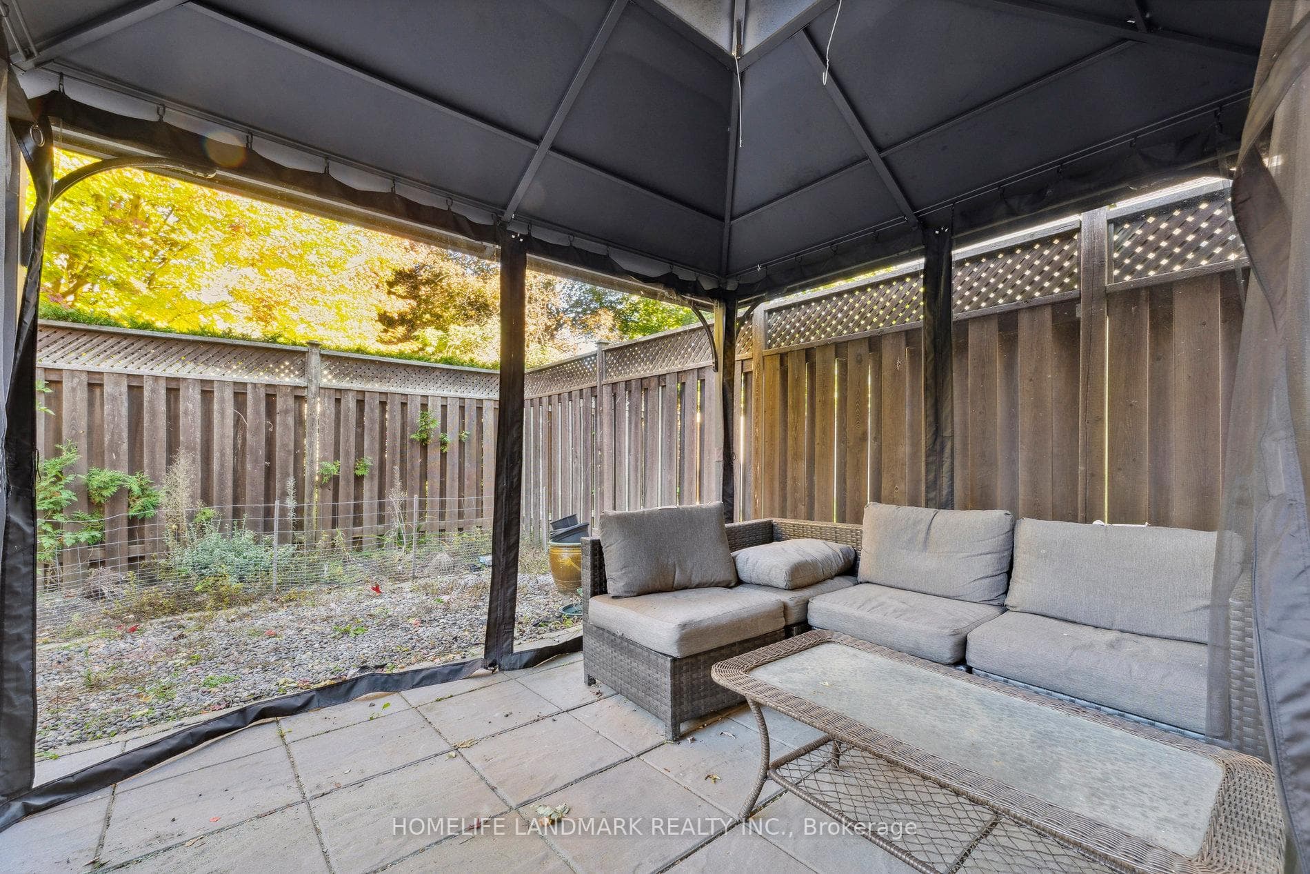 80 Mcfeeters Crescent photo 35