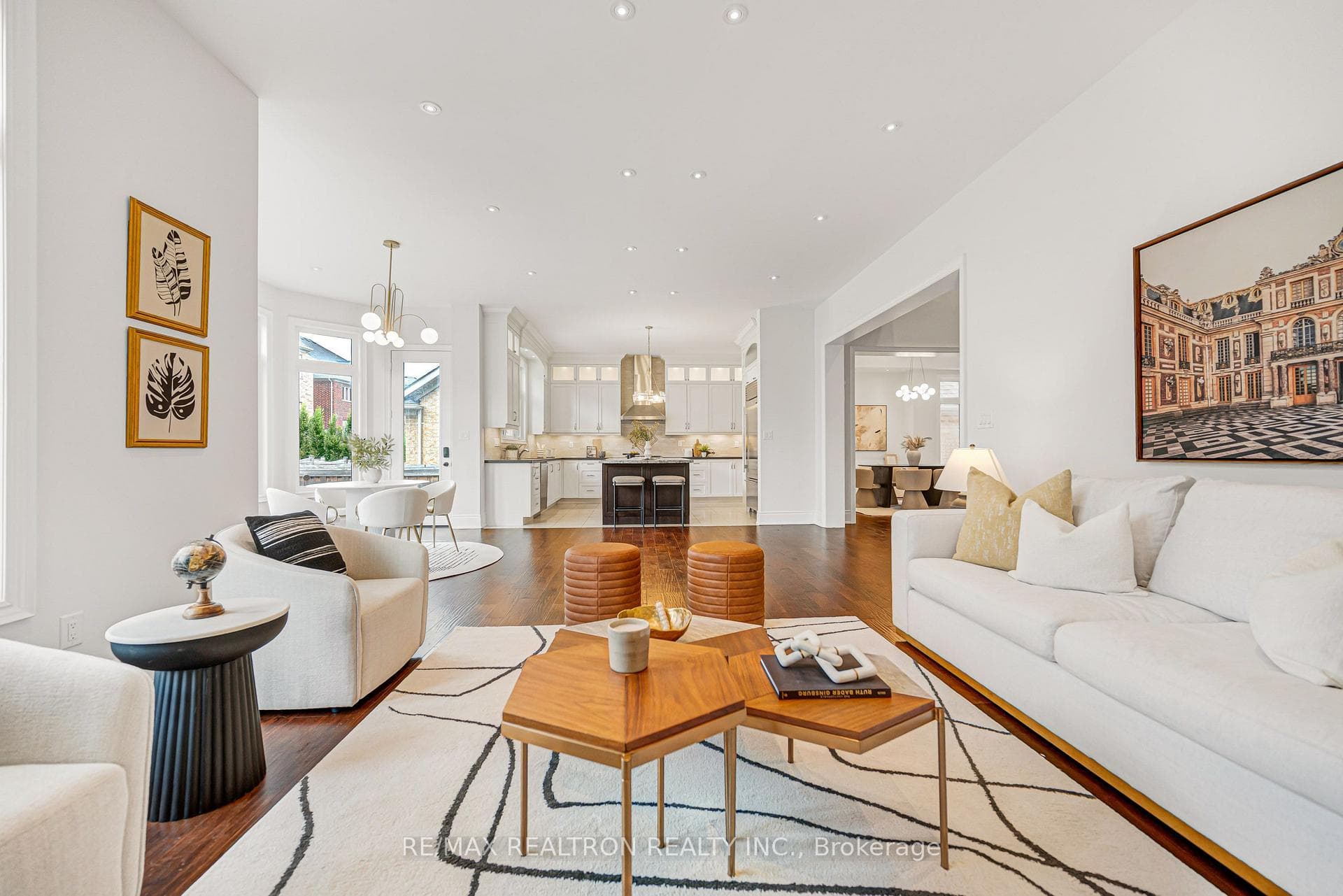 32 Royal West Road photo 24