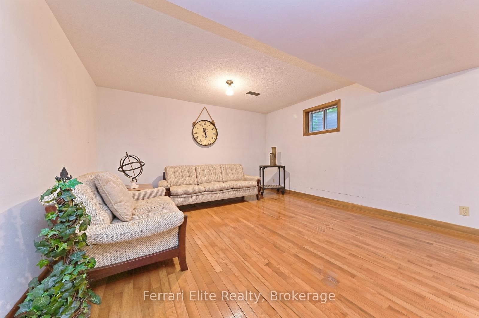 2406 Ravensthorpe Crescent photo 16