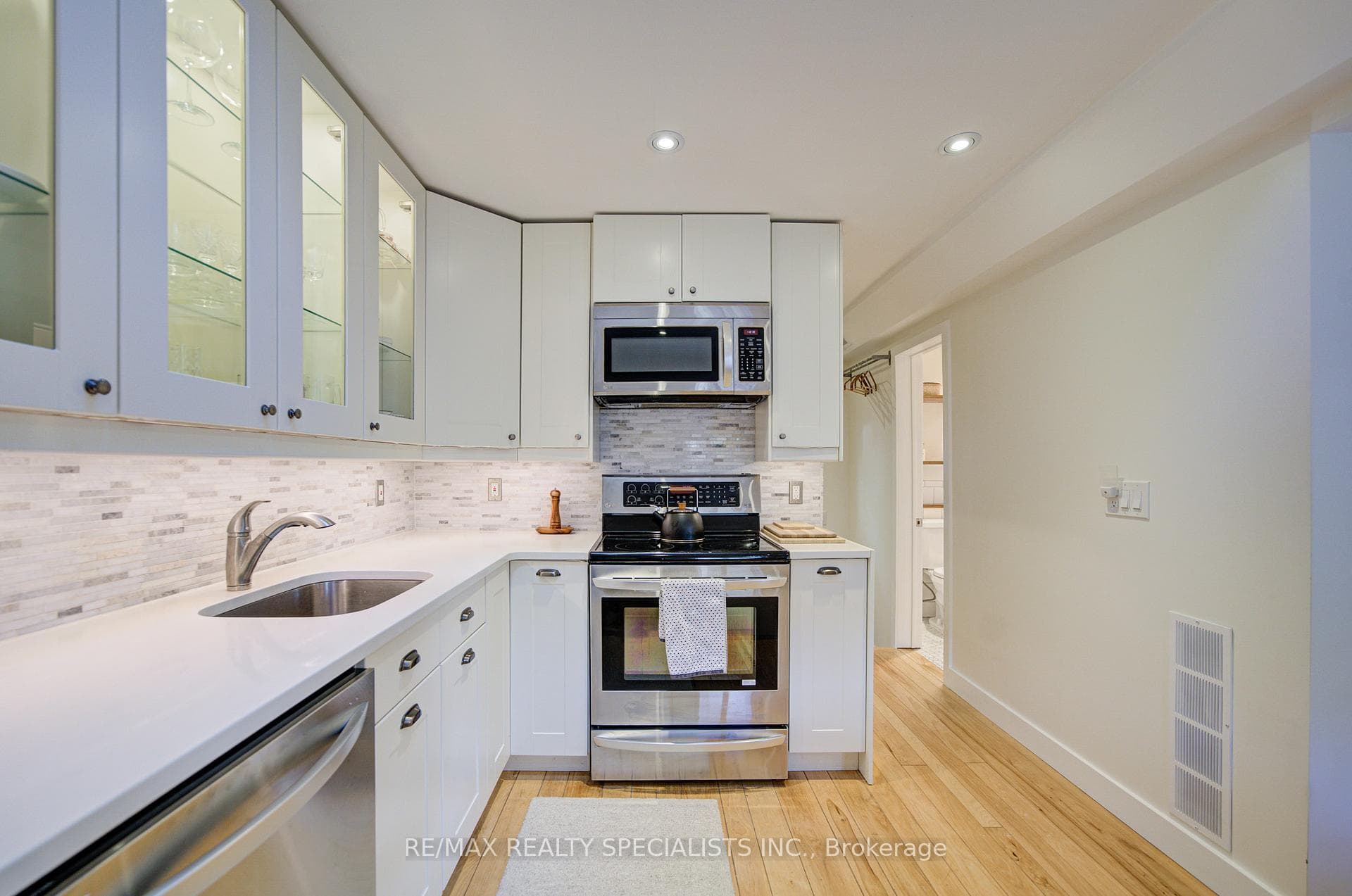 9 Grandview Drive photo 16
