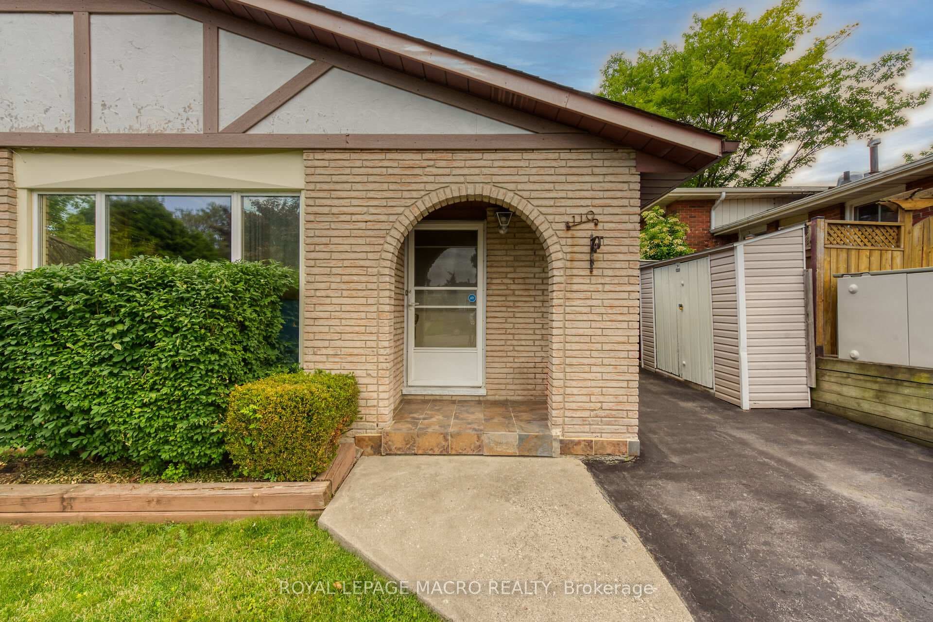 110 Guildwood Drive photo 3
