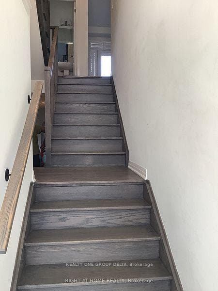 14 Hughes Lane photo 9