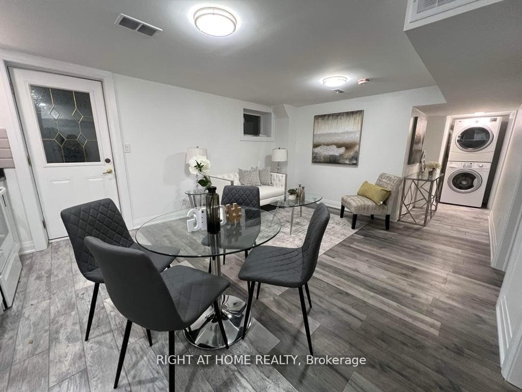 25 Deerhurst Avenue photo 37