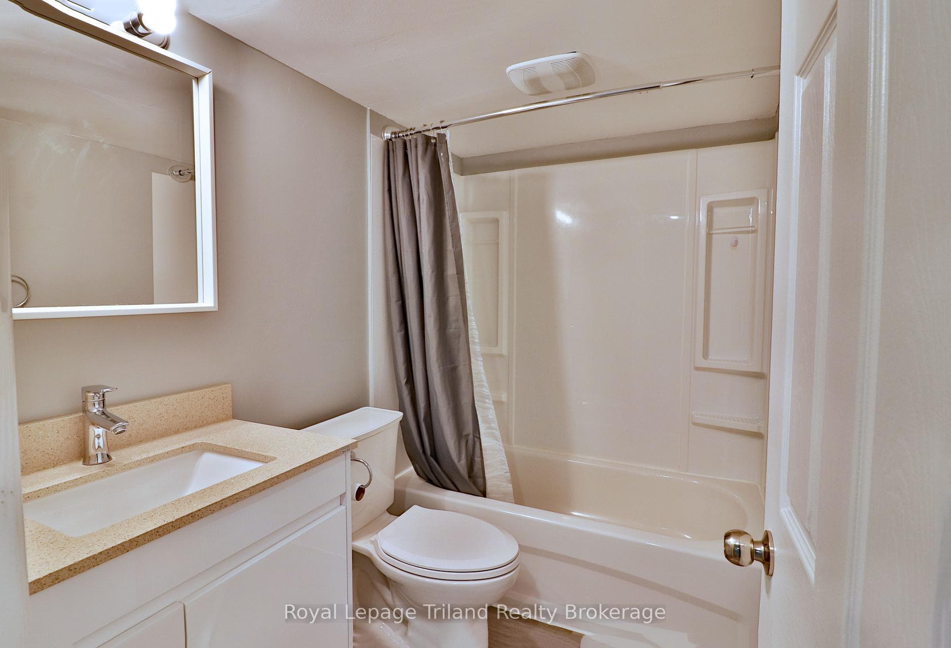 93 Winniett Street Unit C photo 7