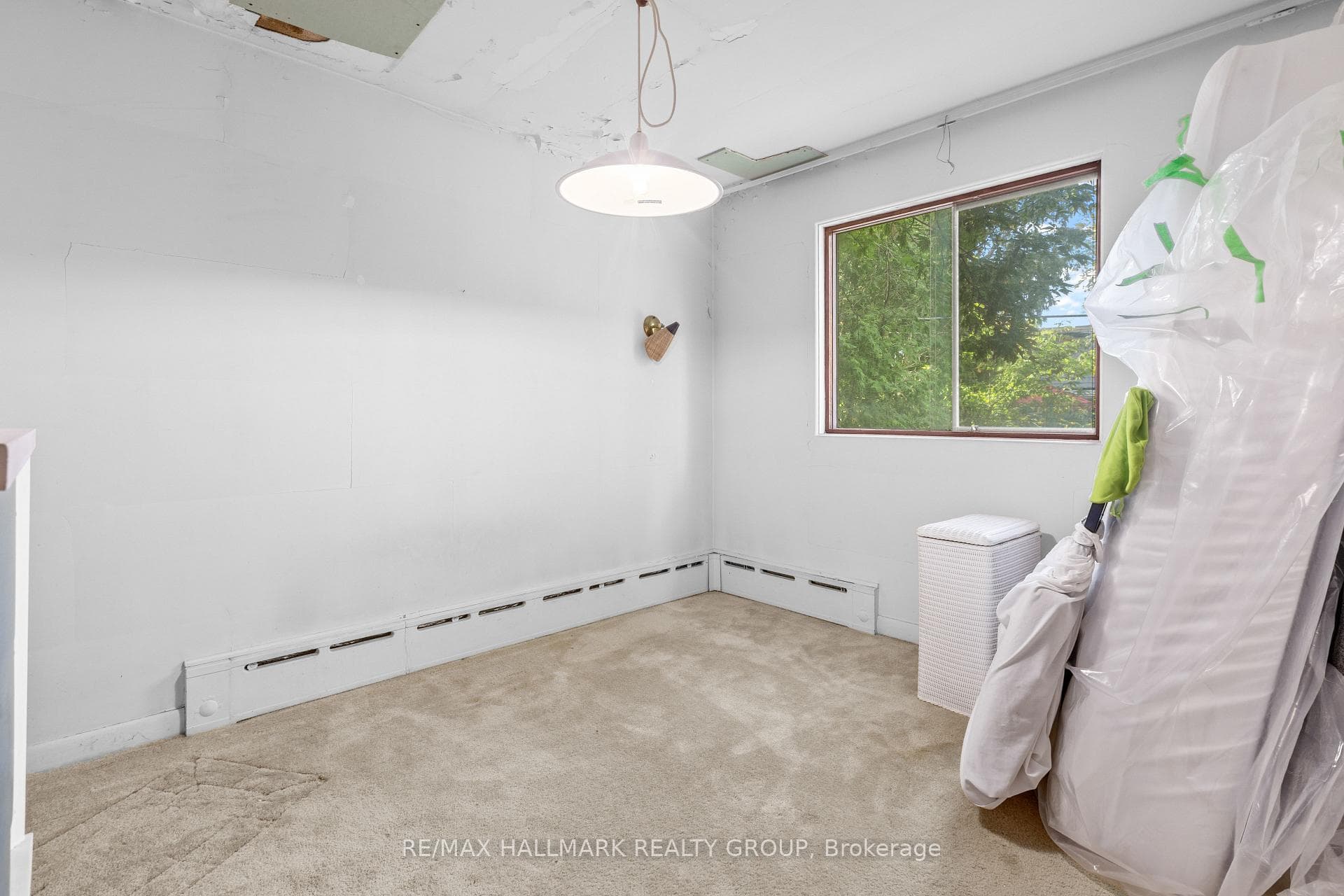 492 Vernon Avenue photo 15