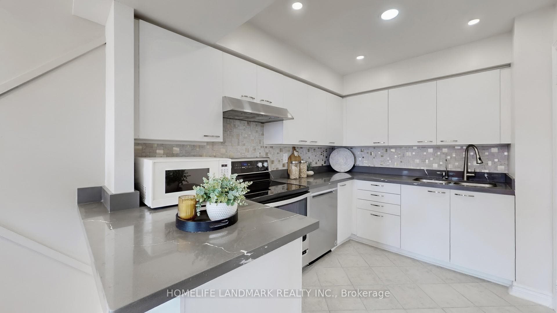 75 Weldrick Road Unit 614 photo 14
