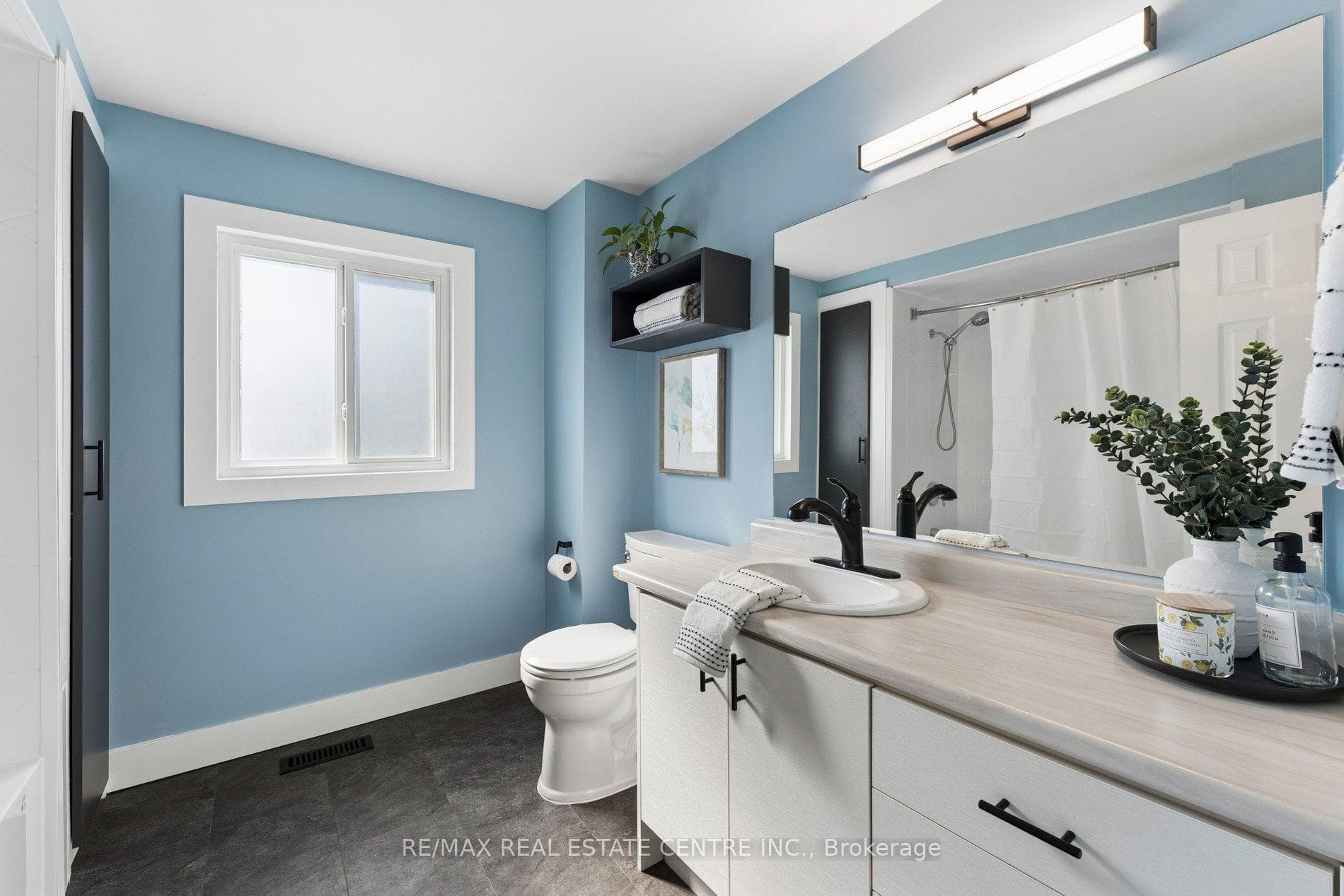 152 Primrose Crescent photo 33