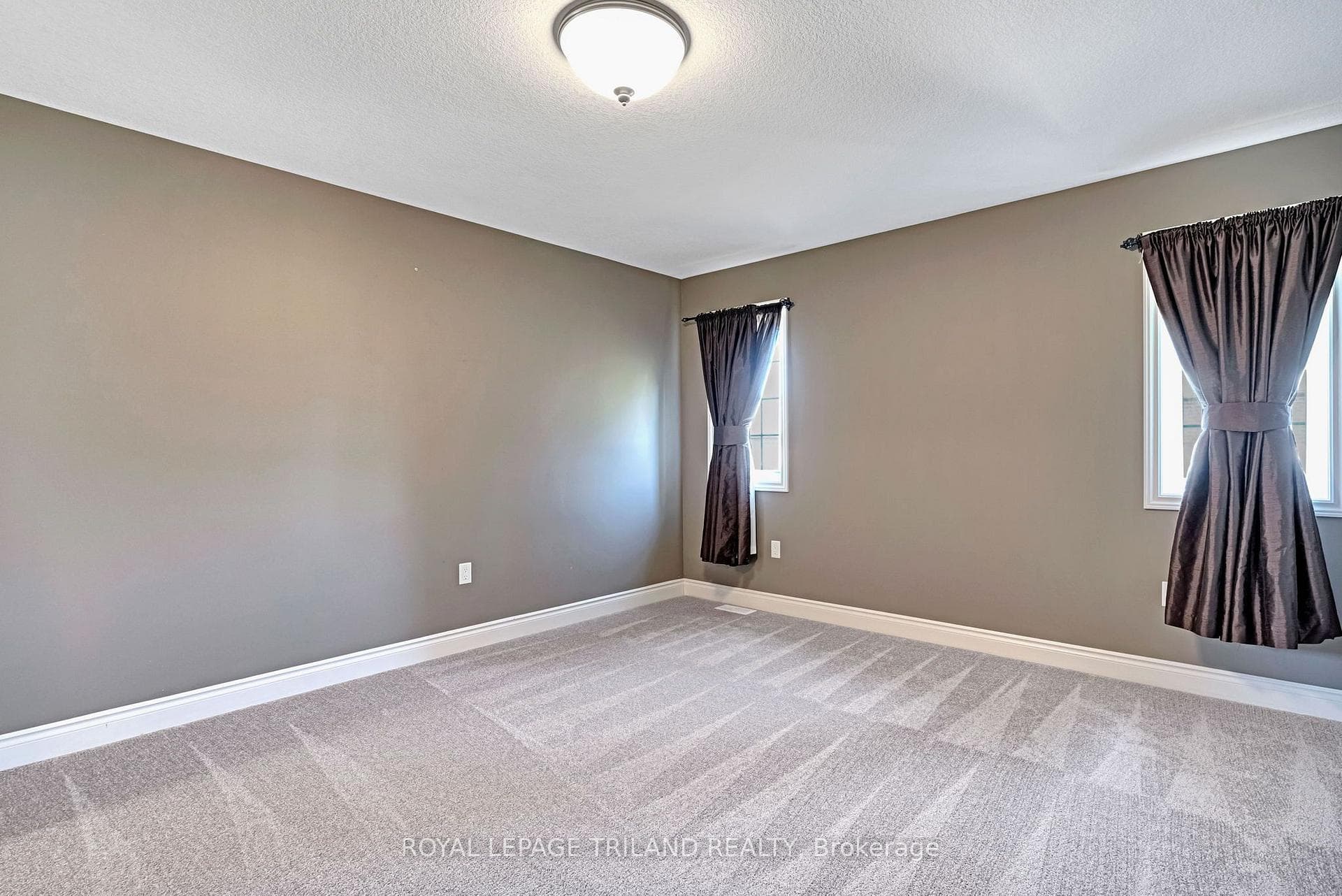35 Cassie Crescent photo 23