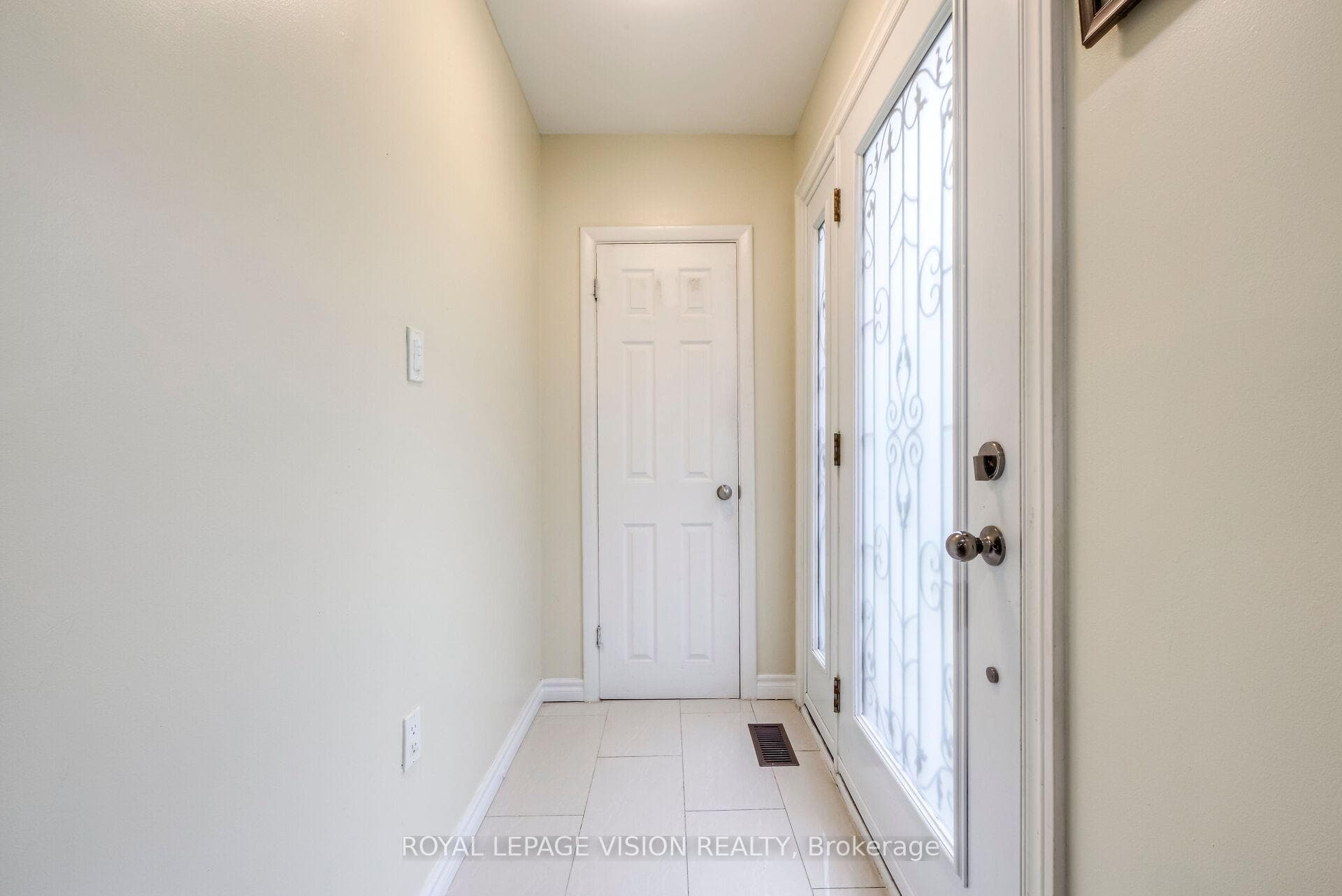 10 Bow Valley Drive photo 4