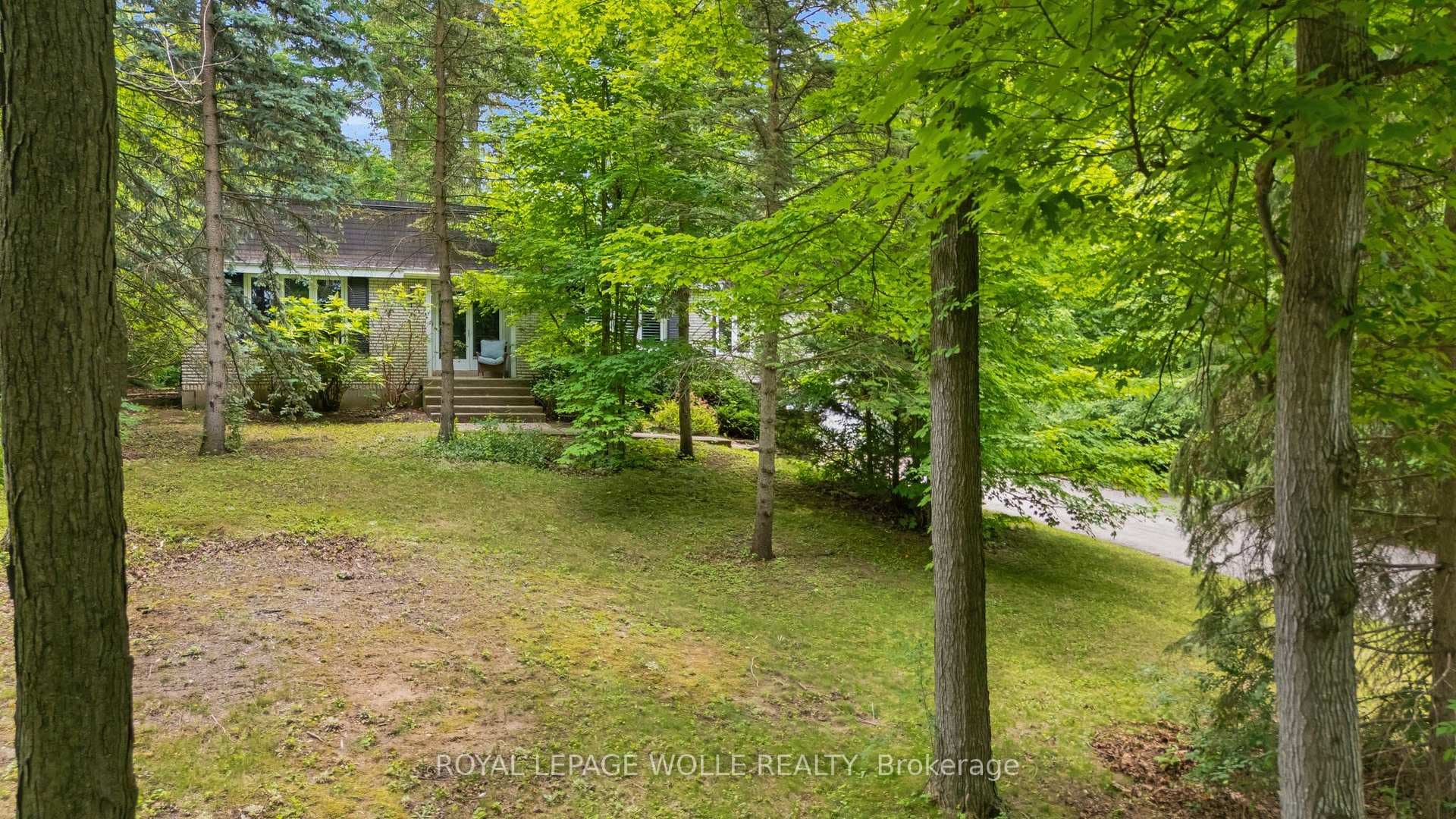 35 Maple Hill Drive photo 4