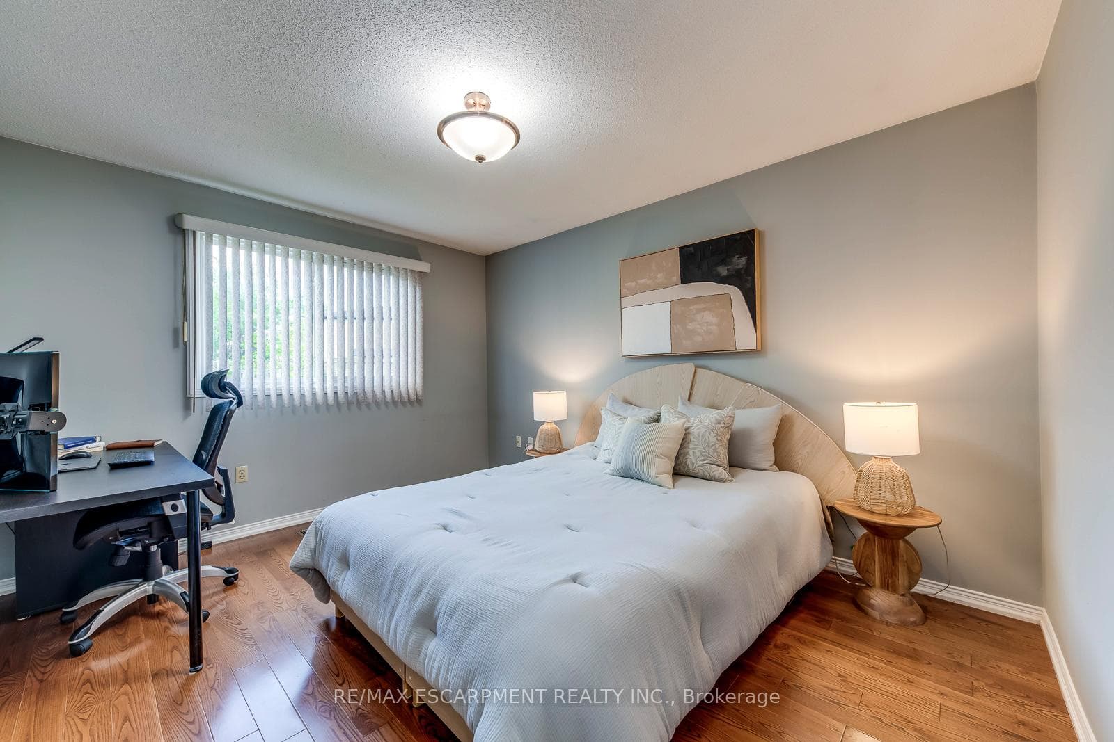 2309 Malcolm Crescent photo 27