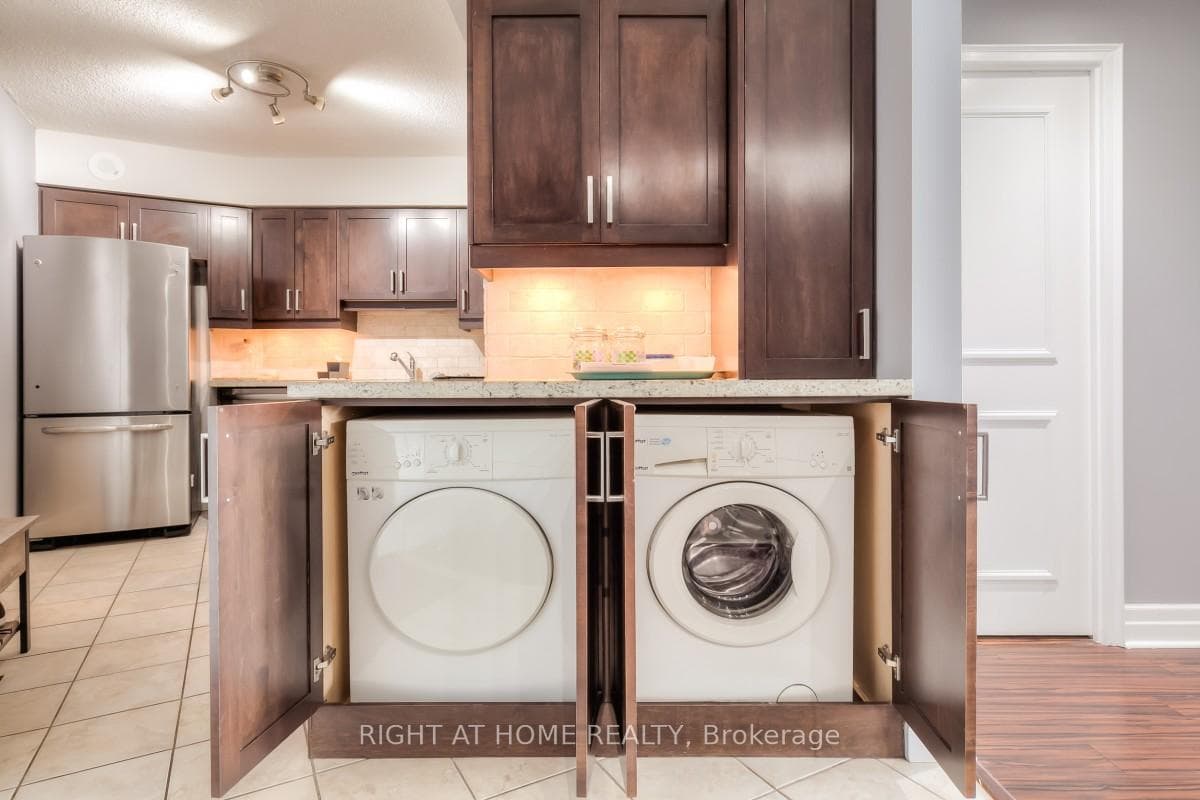 270 Queens Quay Unit 3108 photo 19