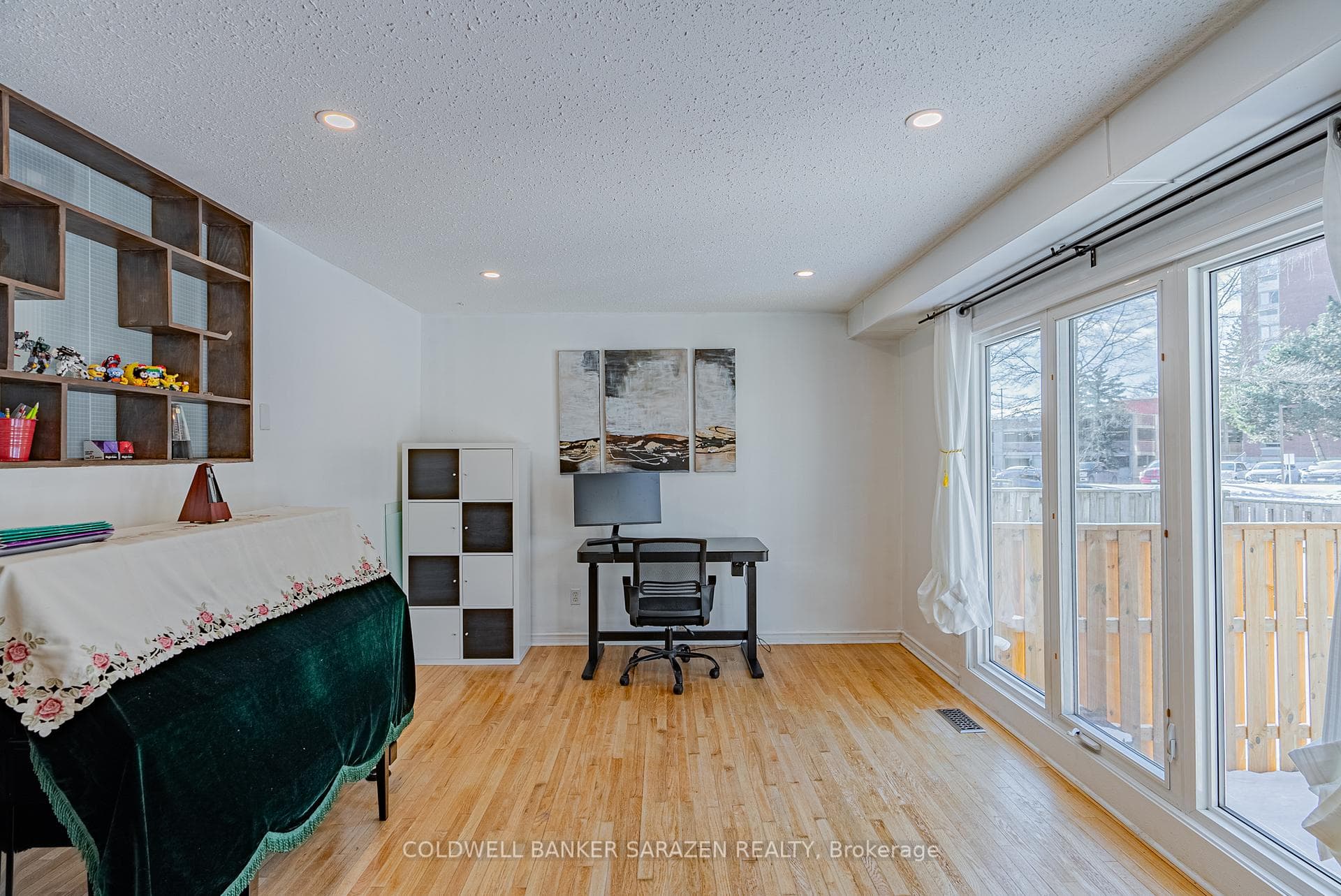 340 STOWE Court photo 9