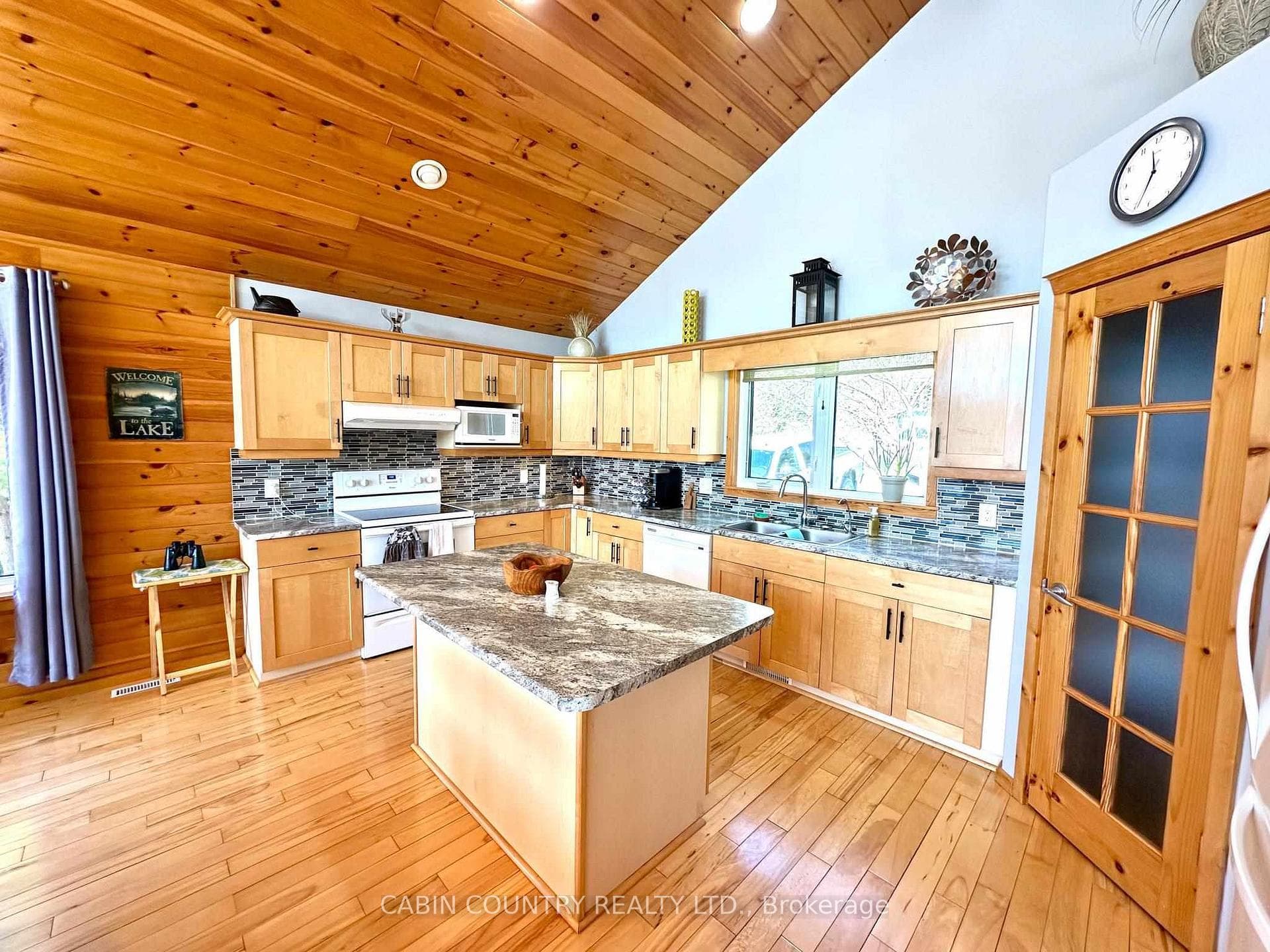 2-53 Poplar Bay photo 18