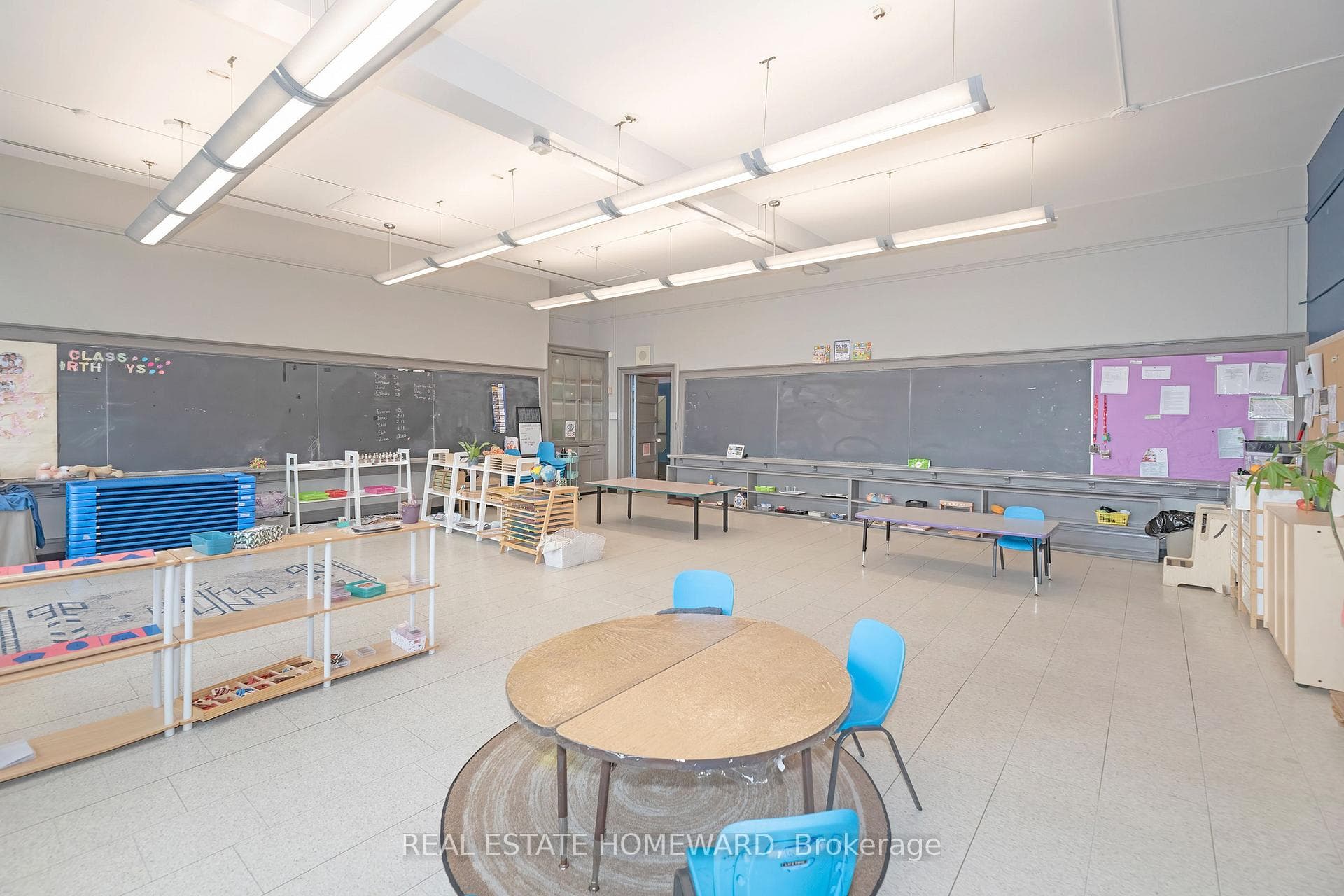 202 Simcoe Street photo 20