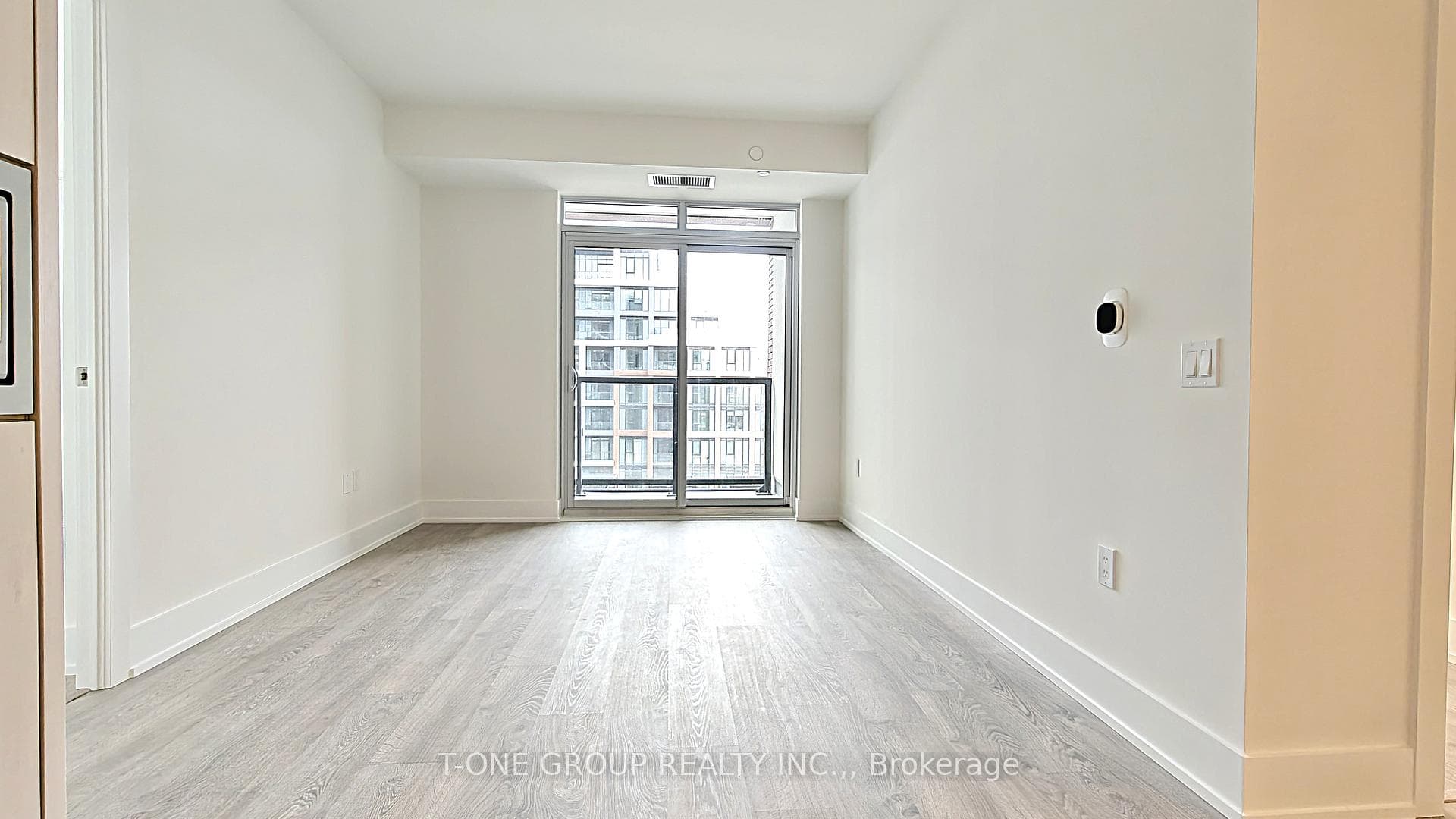 858 Dupont Street Unit 541 photo 6