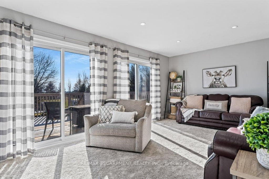 9793 Dickenson Road photo 16