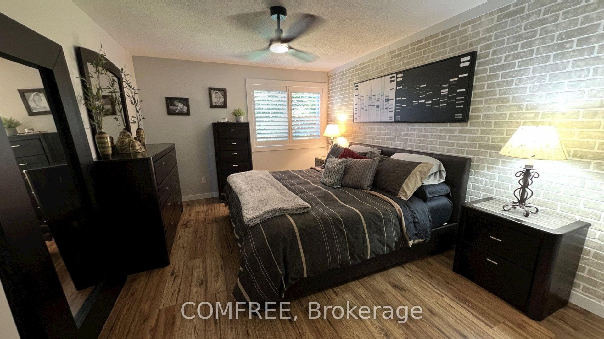 2093 Boake Street photo 12