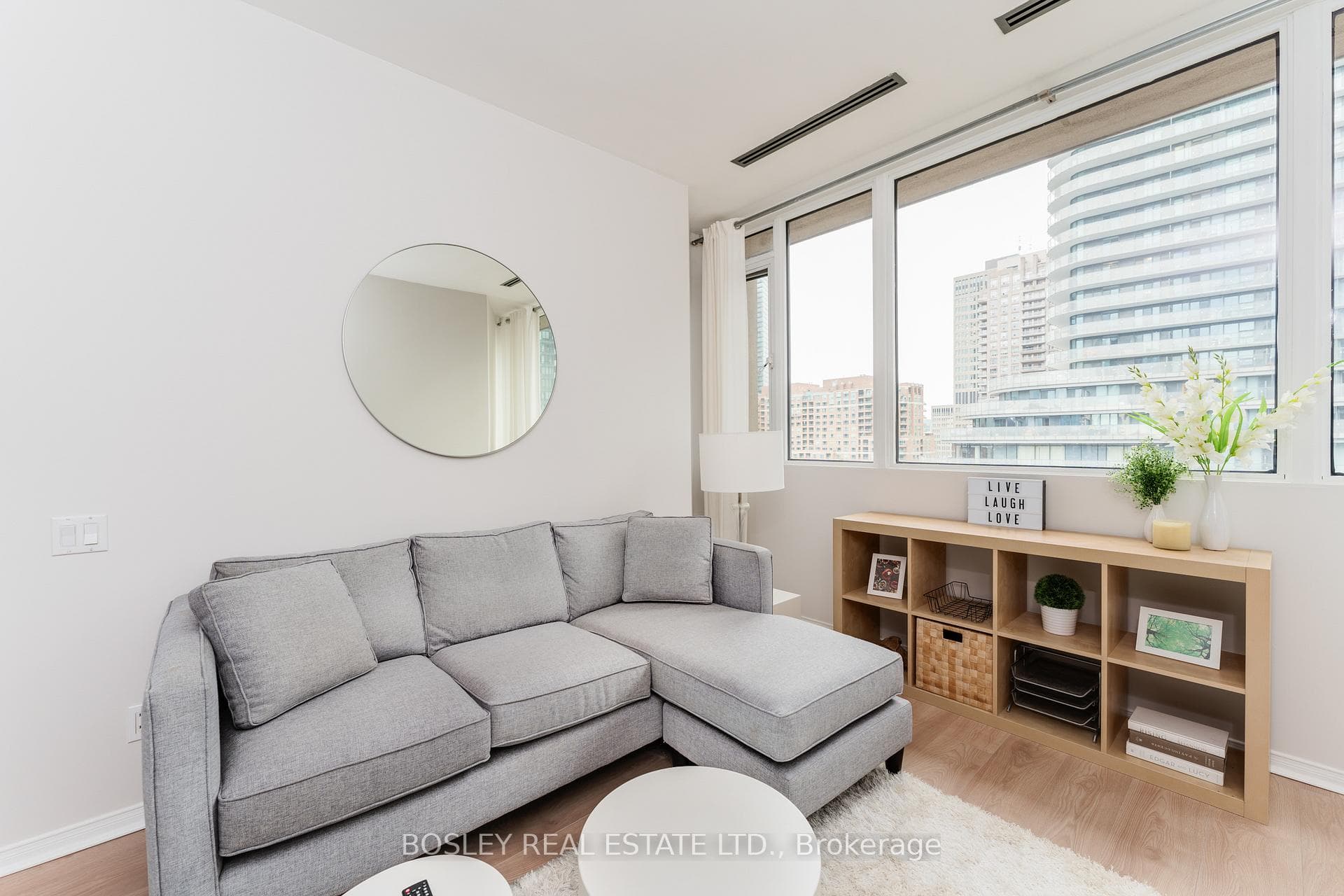 555 Yonge Street Unit 714 photo 7