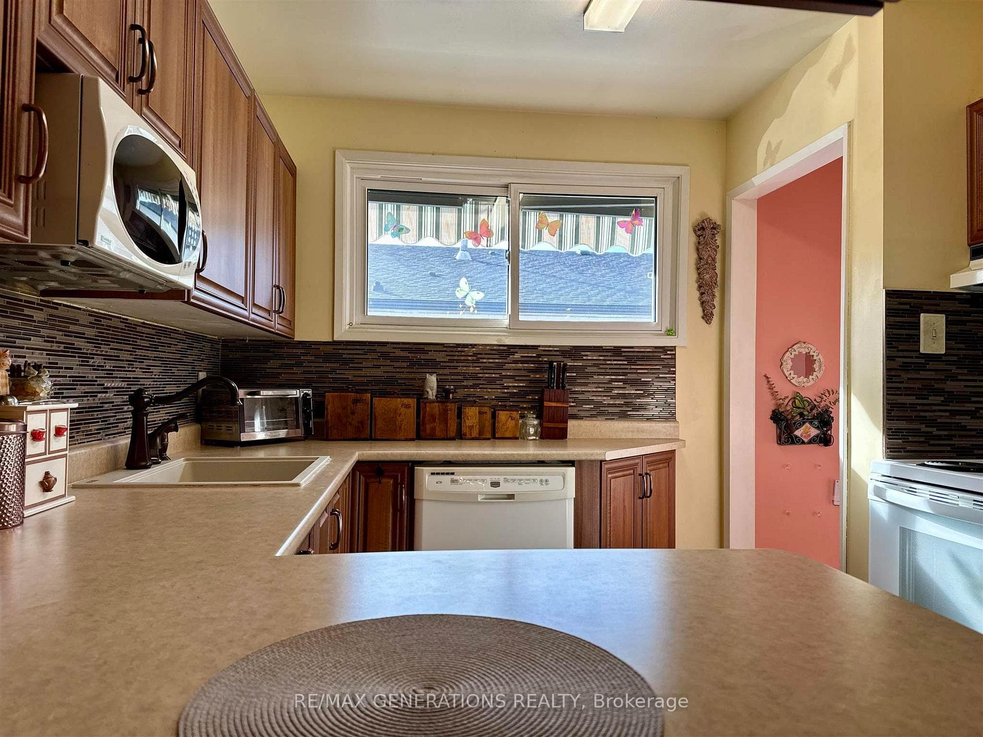 449 Parkwood Street photo 9