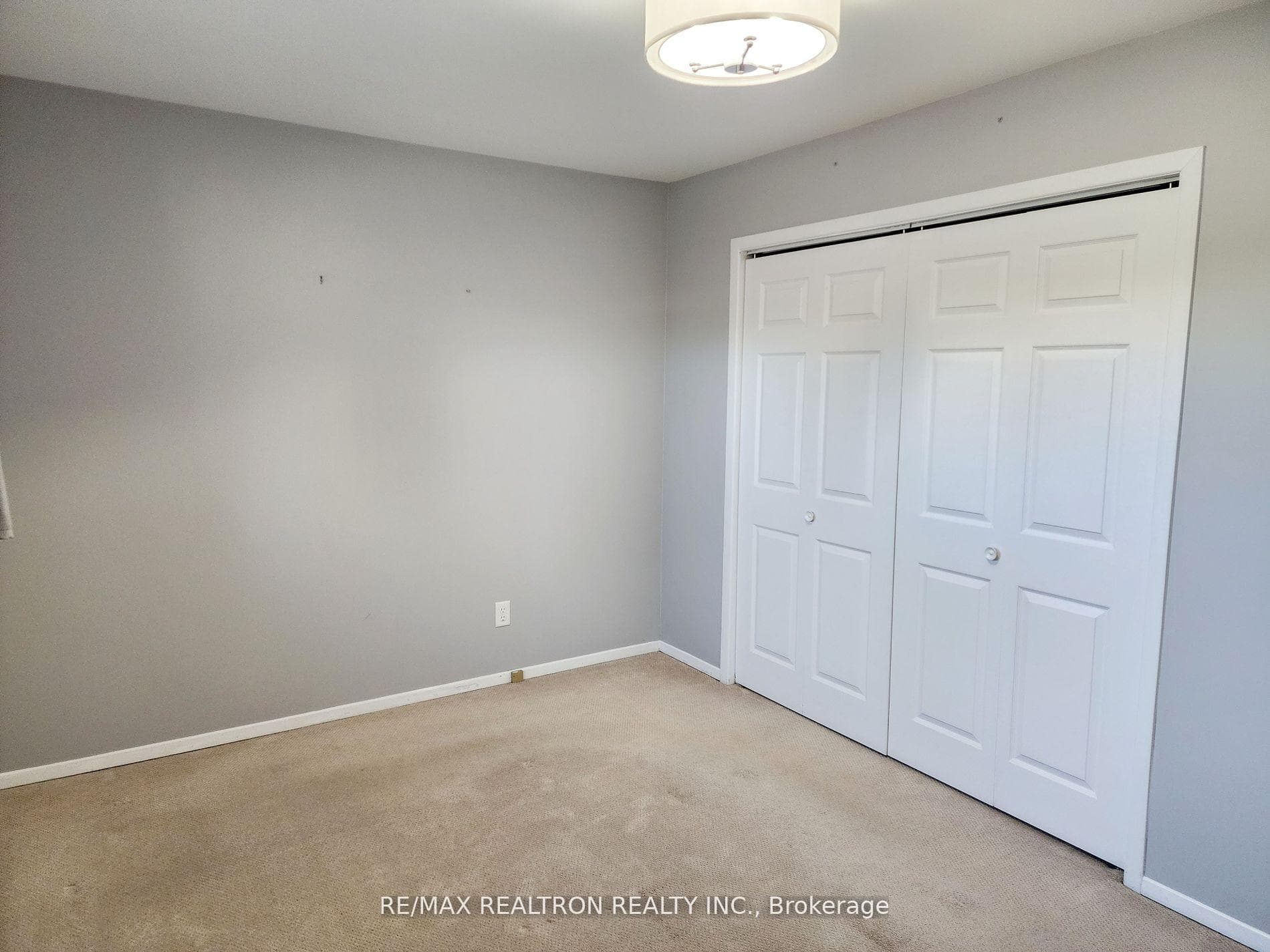421 Oshawa Boulevard Unit Main photo 11