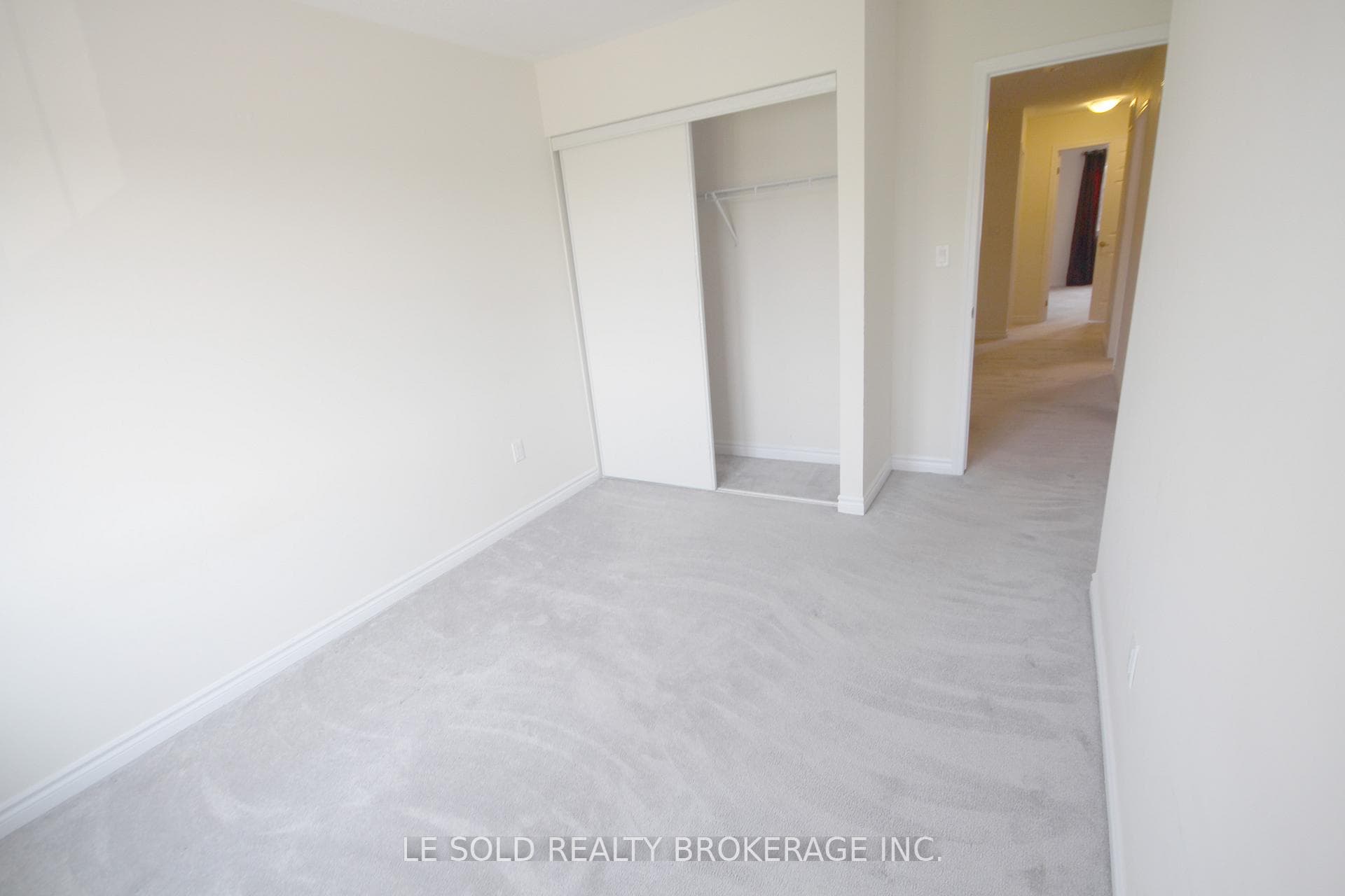 90 Hutt Crescent photo 21