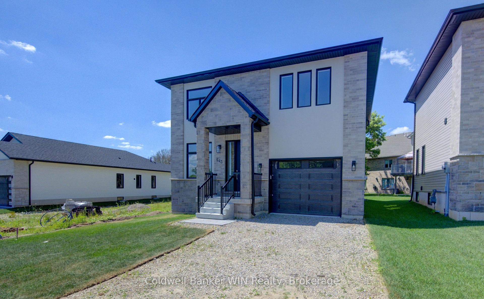 643 Martin Street photo 5