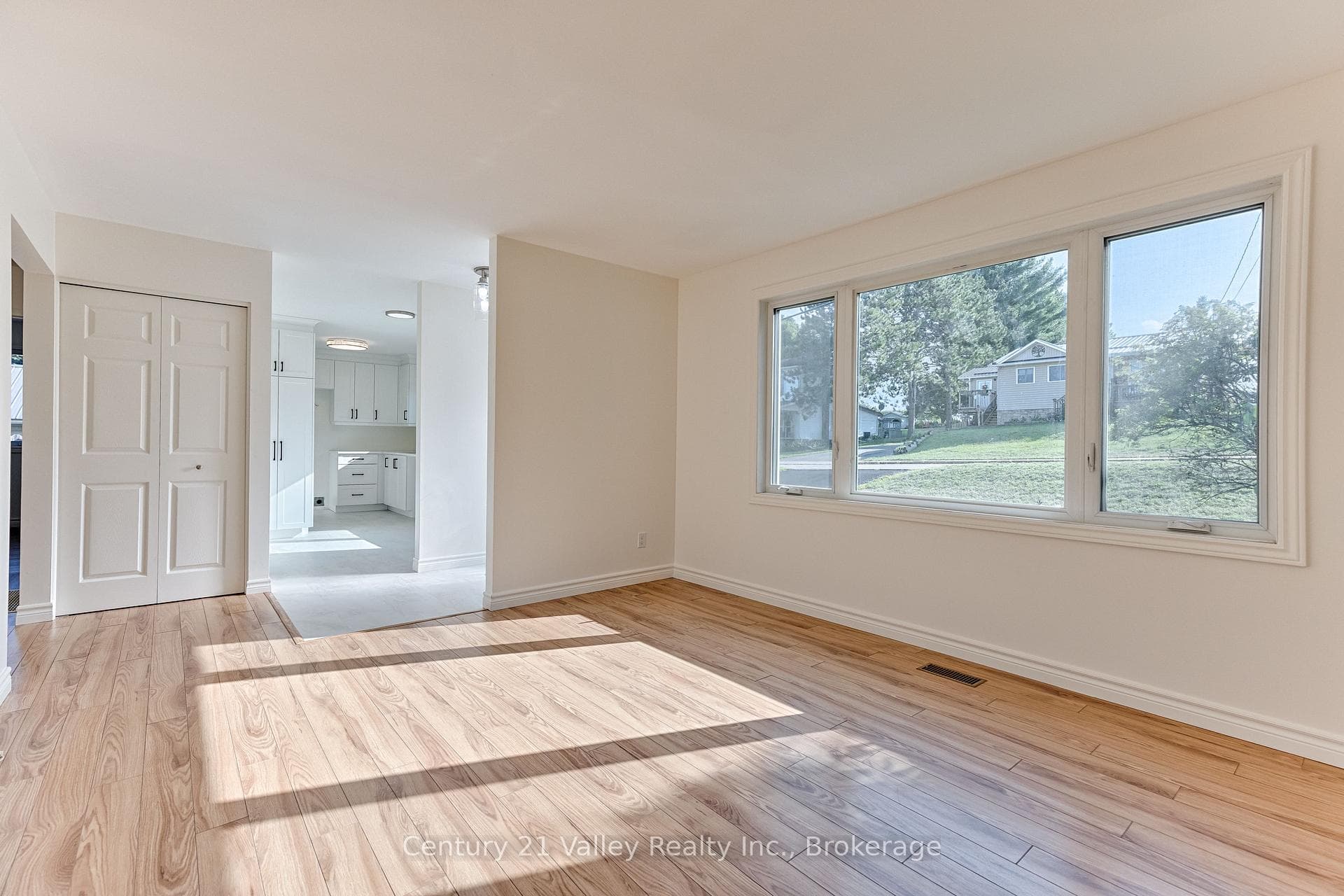 143 Alice Street photo 17