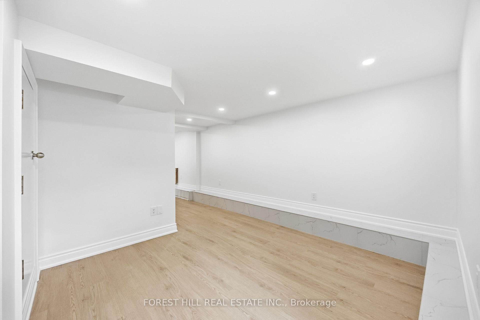 54 Gwynne Avenue Unit Basement photo 4