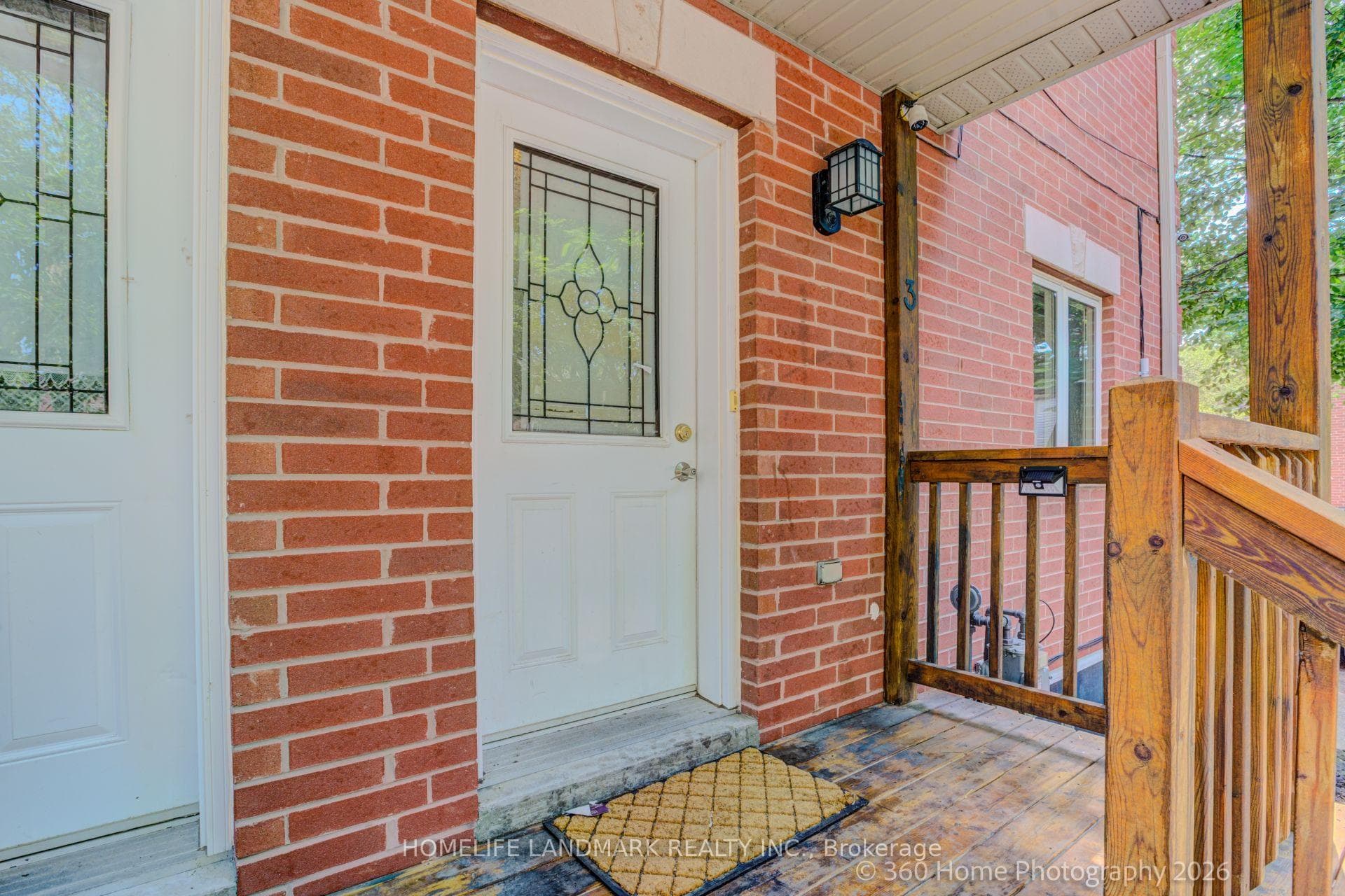736 Kingston Road Unit 3 photo 2