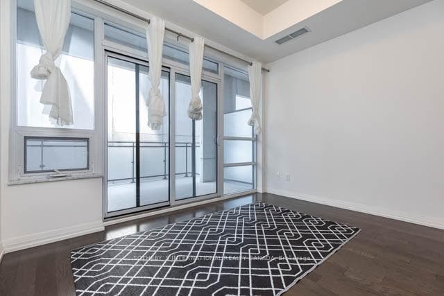 460 Adelaide Street Unit 903 photo 6