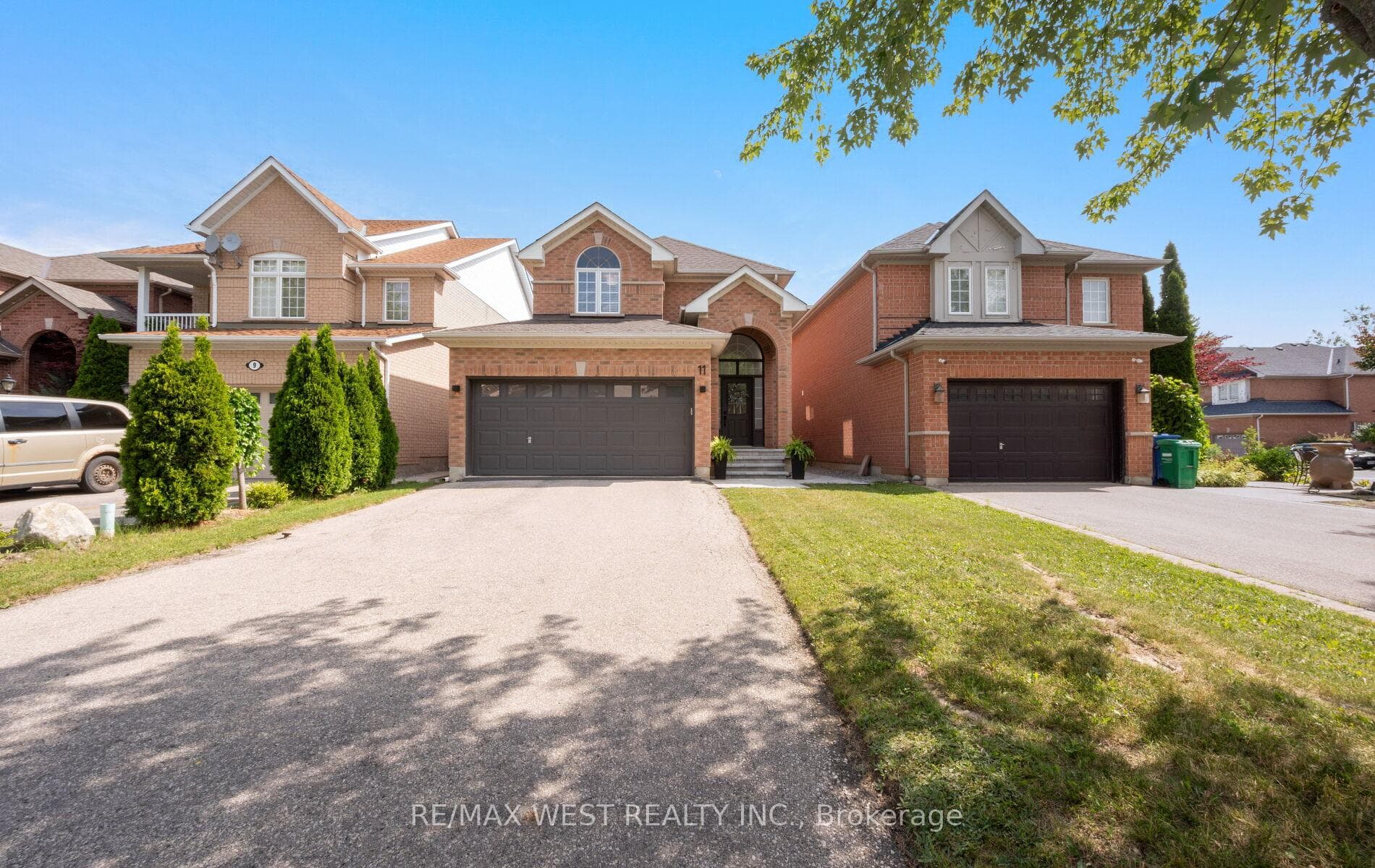 11 Beehive Drive photo 3