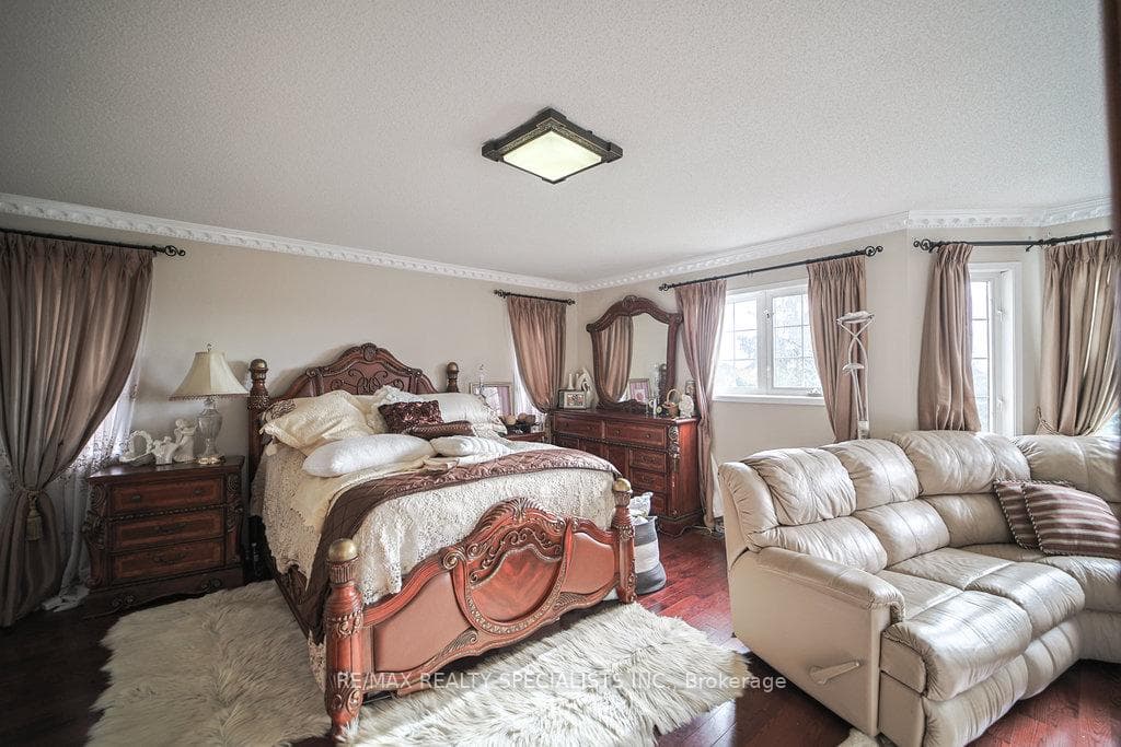 47 Vineyard Avenue photo 23