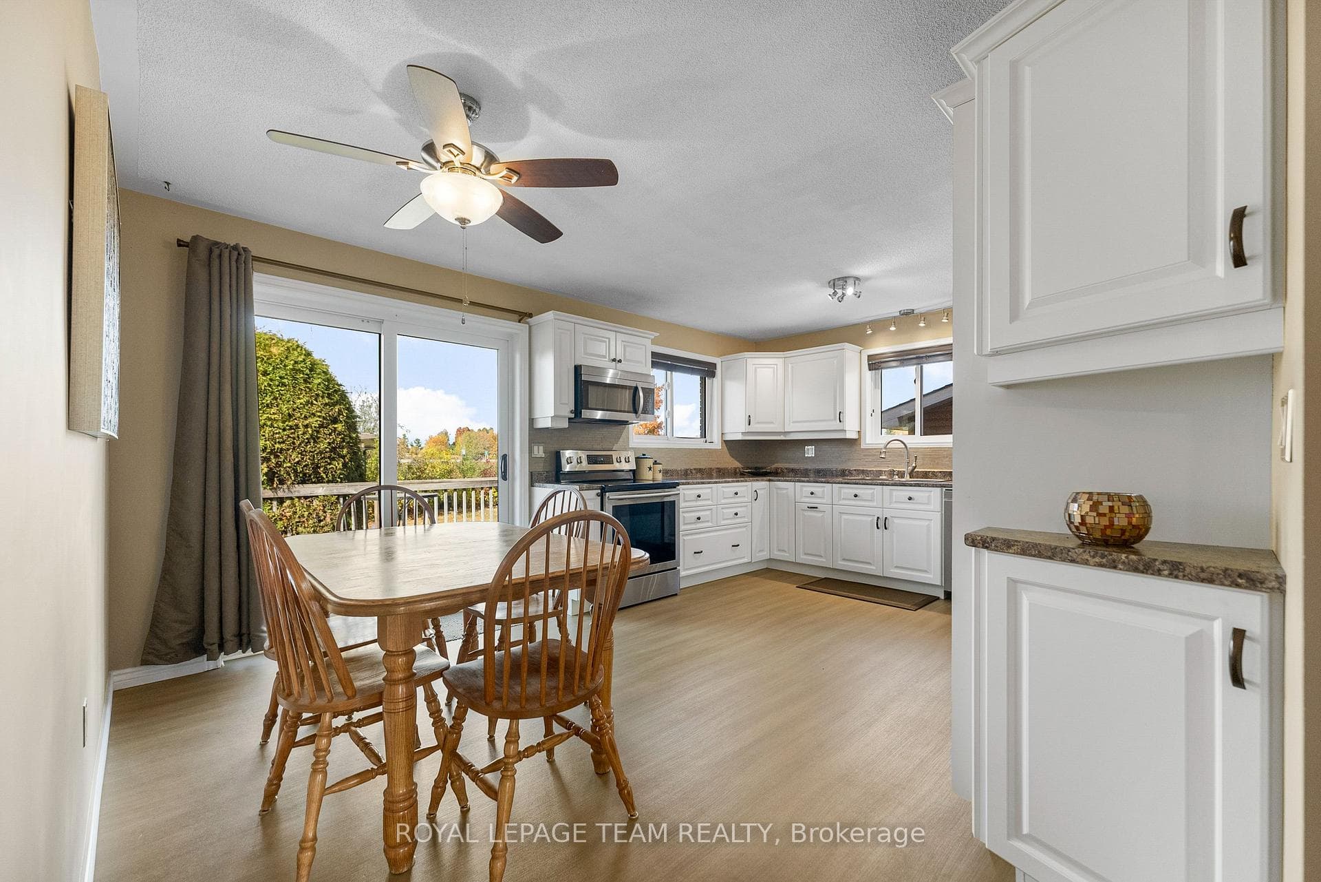 Dining/Kitchen