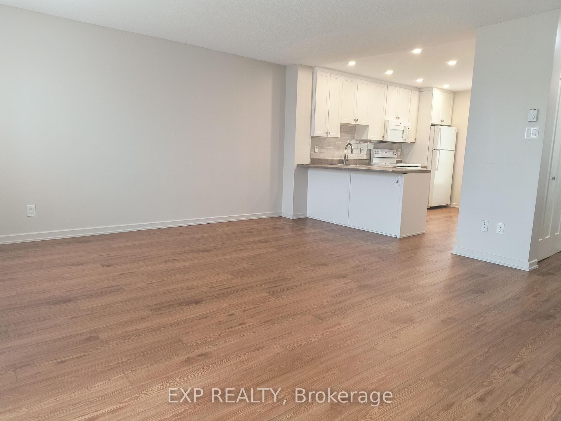 971 Gulf Place Unit 6 photo 4