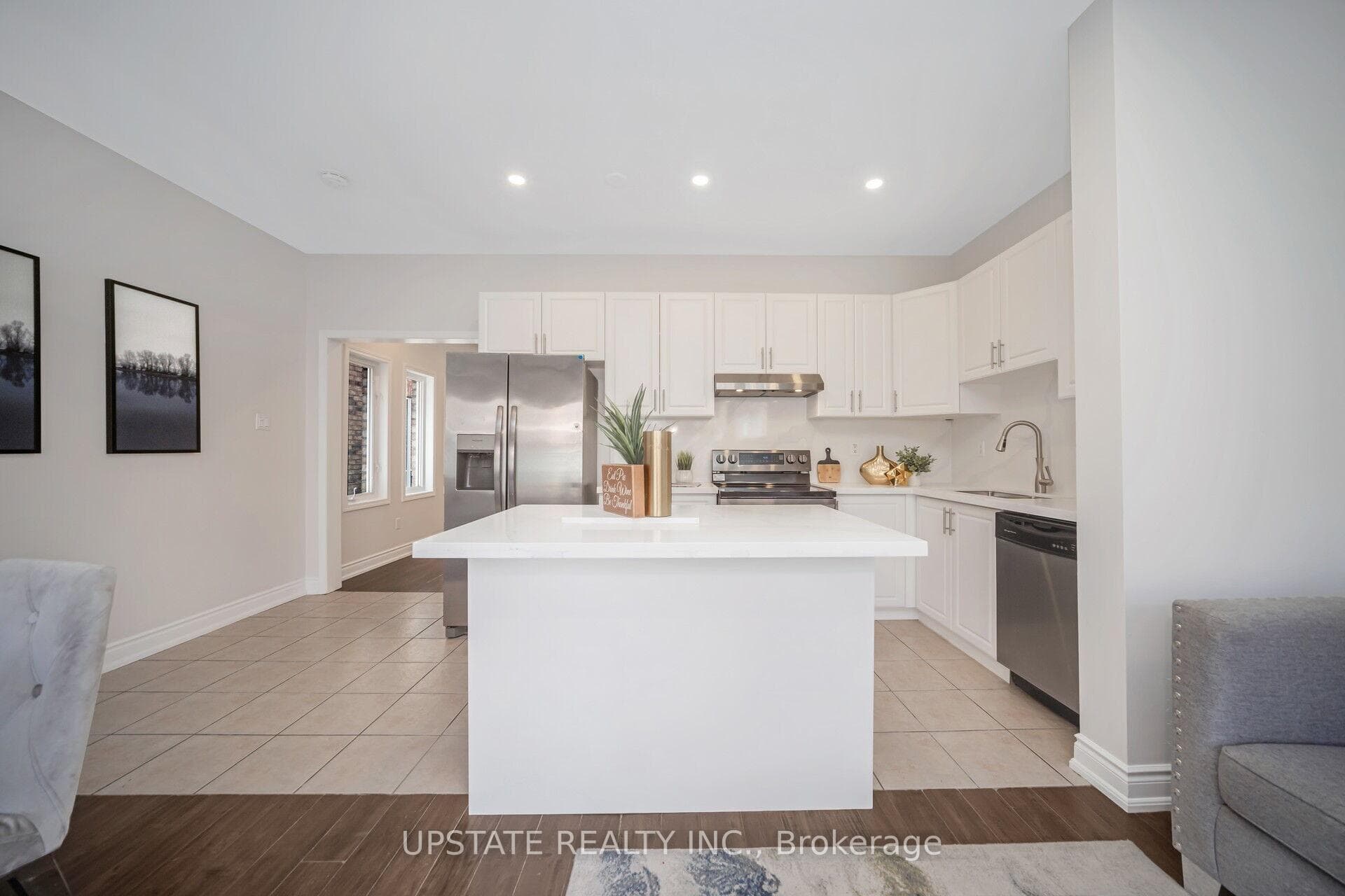 6563 Song Bird Crescent photo 14