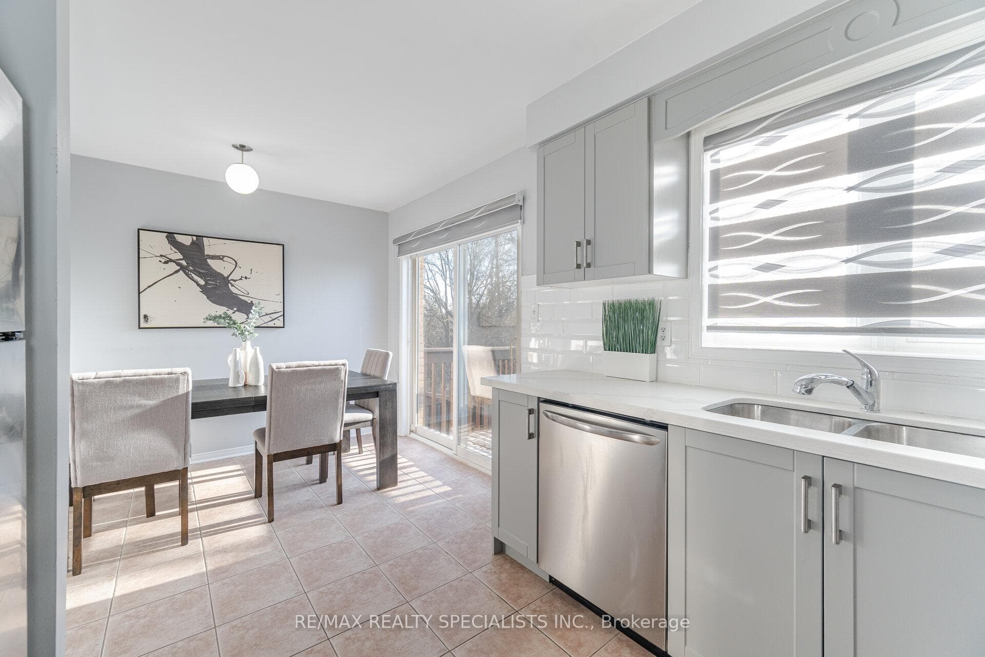 14 Bernard Avenue photo 11