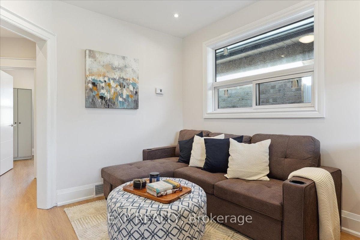 464 Maybank Avenue Unit UPPER photo 10