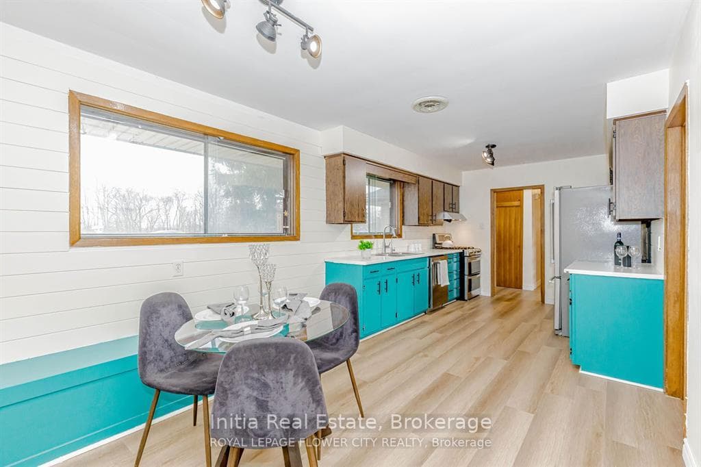 1421 Fanshawe Park Road photo 3
