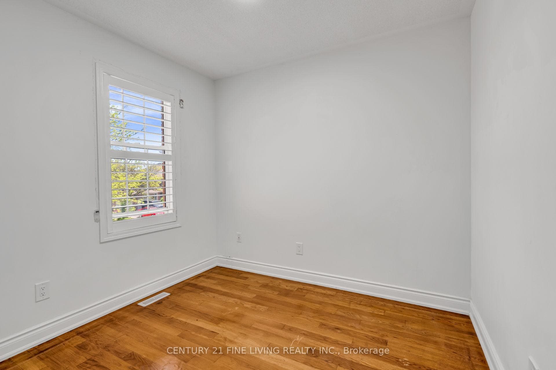 66 Secord Crescent photo 23