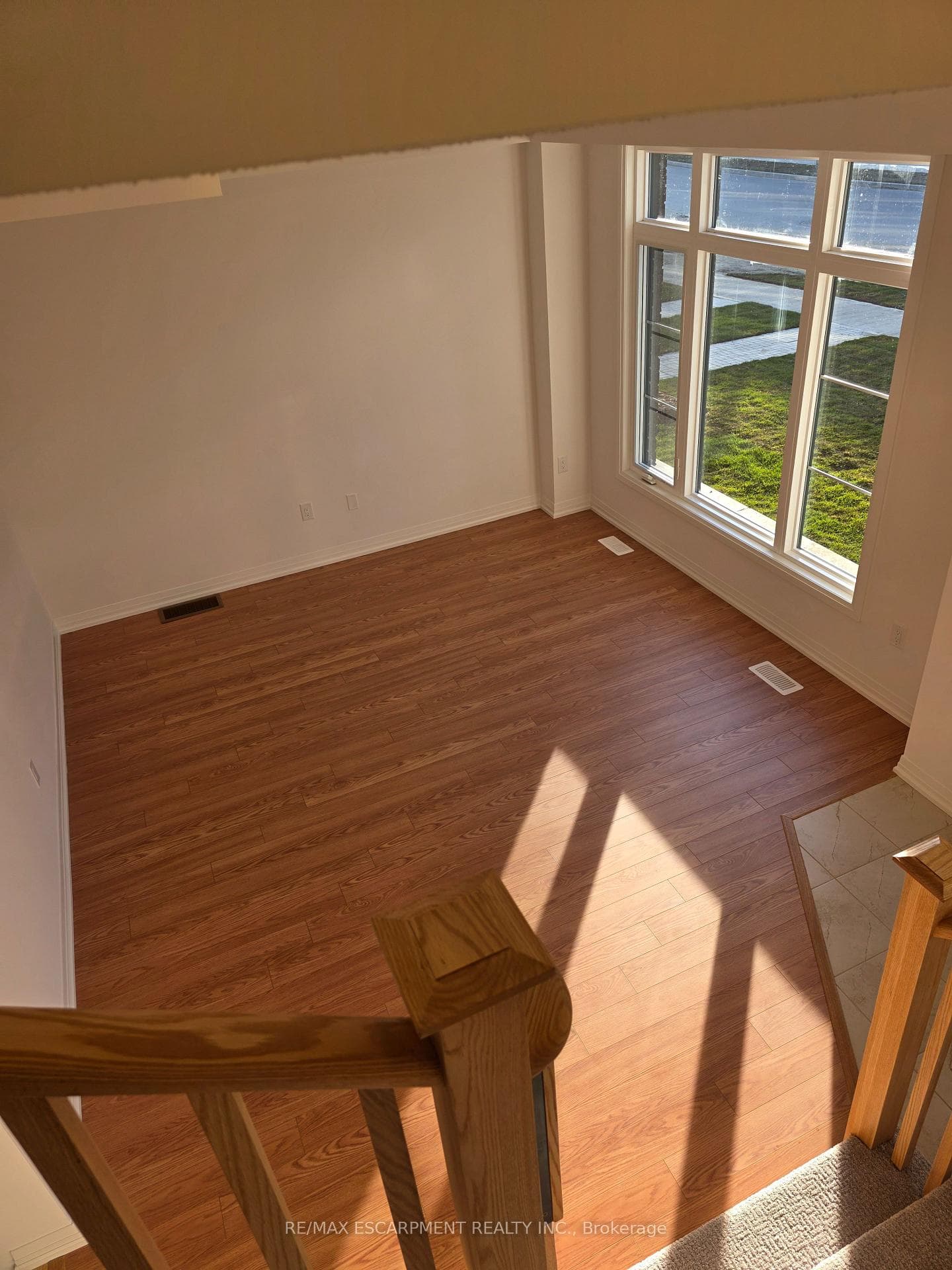 484 Provident Way photo 12