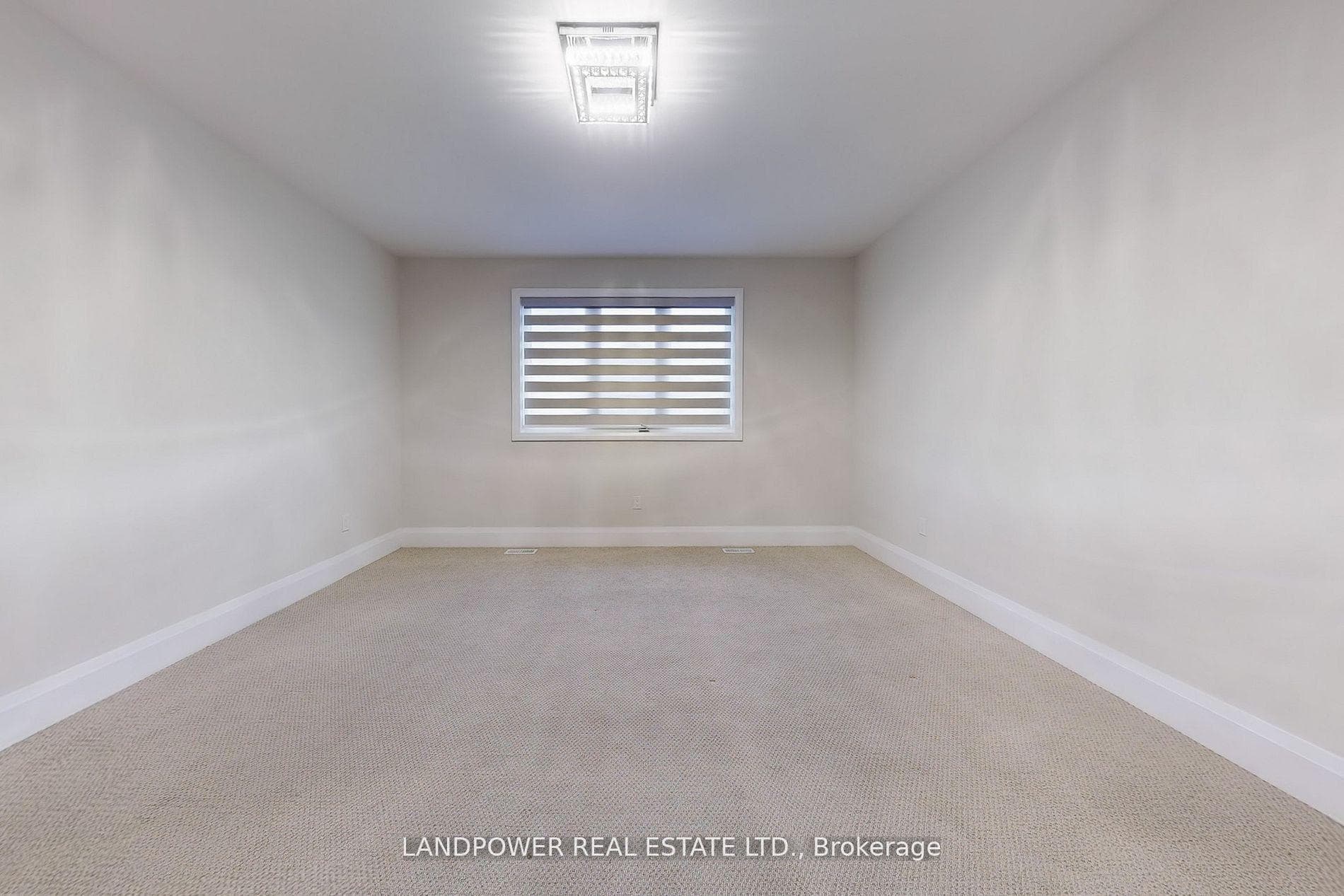 52 Klees Crescent photo 21