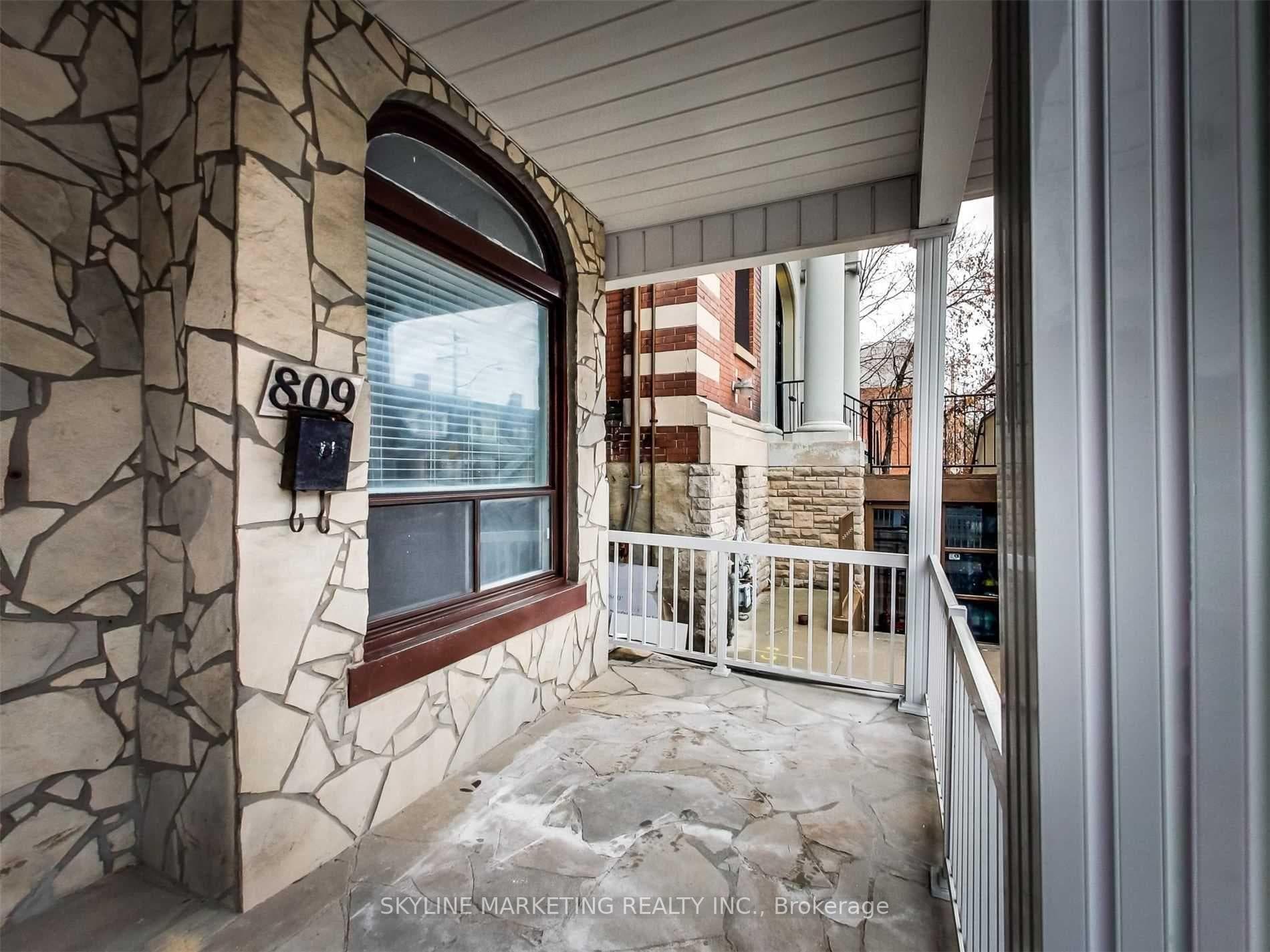 809 Dovercourt Road Unit Upper photo 3