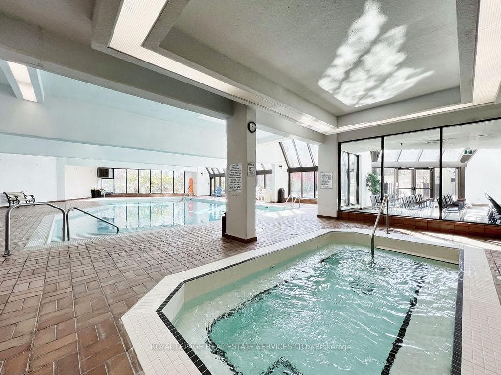 5444 Yonge Street Unit 108 photo 34