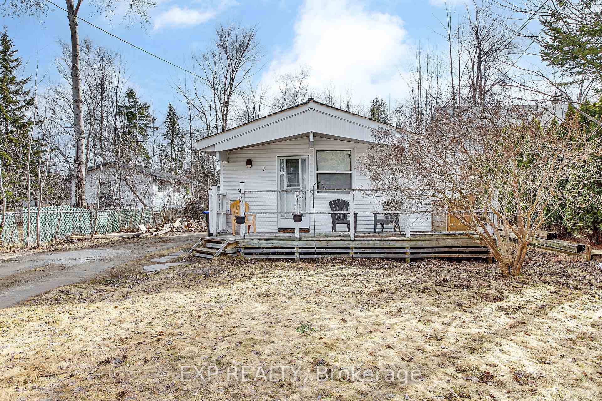 7 60th Street photo 1