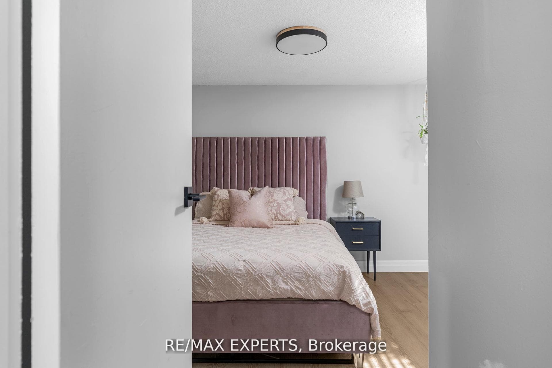 128 Heather Avenue photo 33