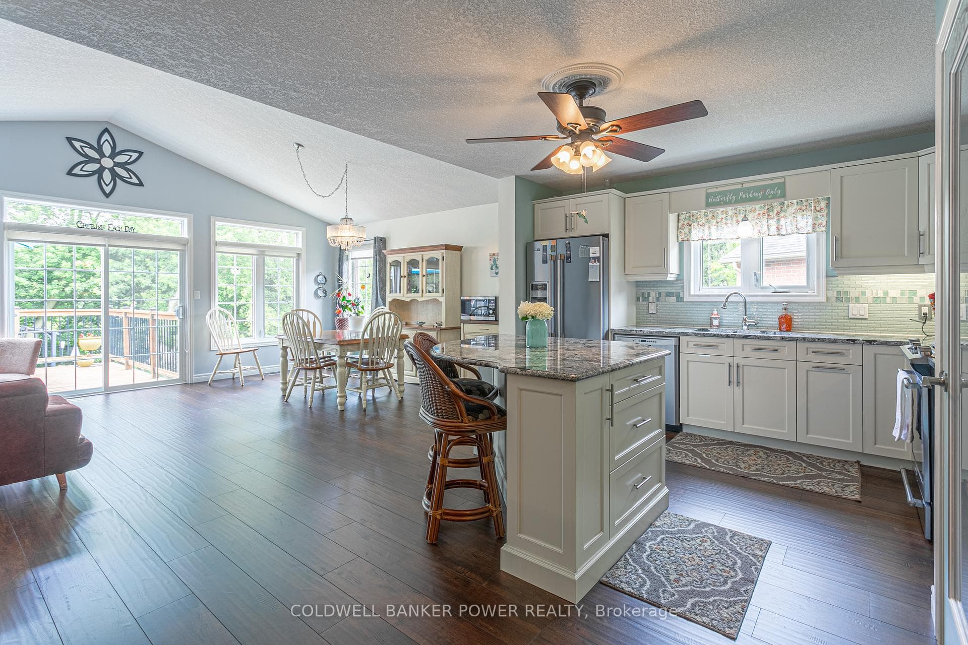17 Mulberry Lane photo 9