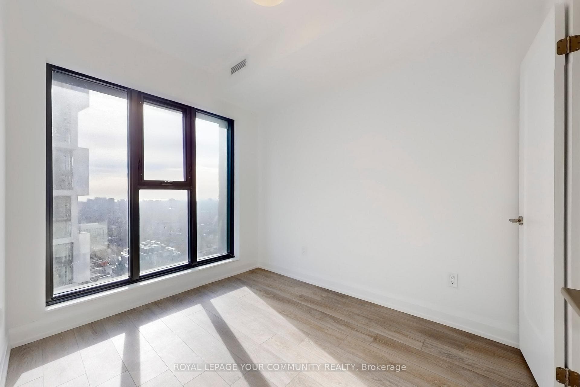 20 Soudan Avenue Unit 2504 photo 18